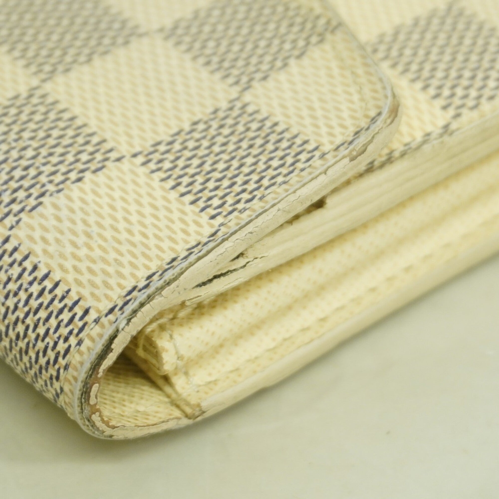 Louis Vuitton White Long Wallet (Bi-Fold) (Pre-Owned)