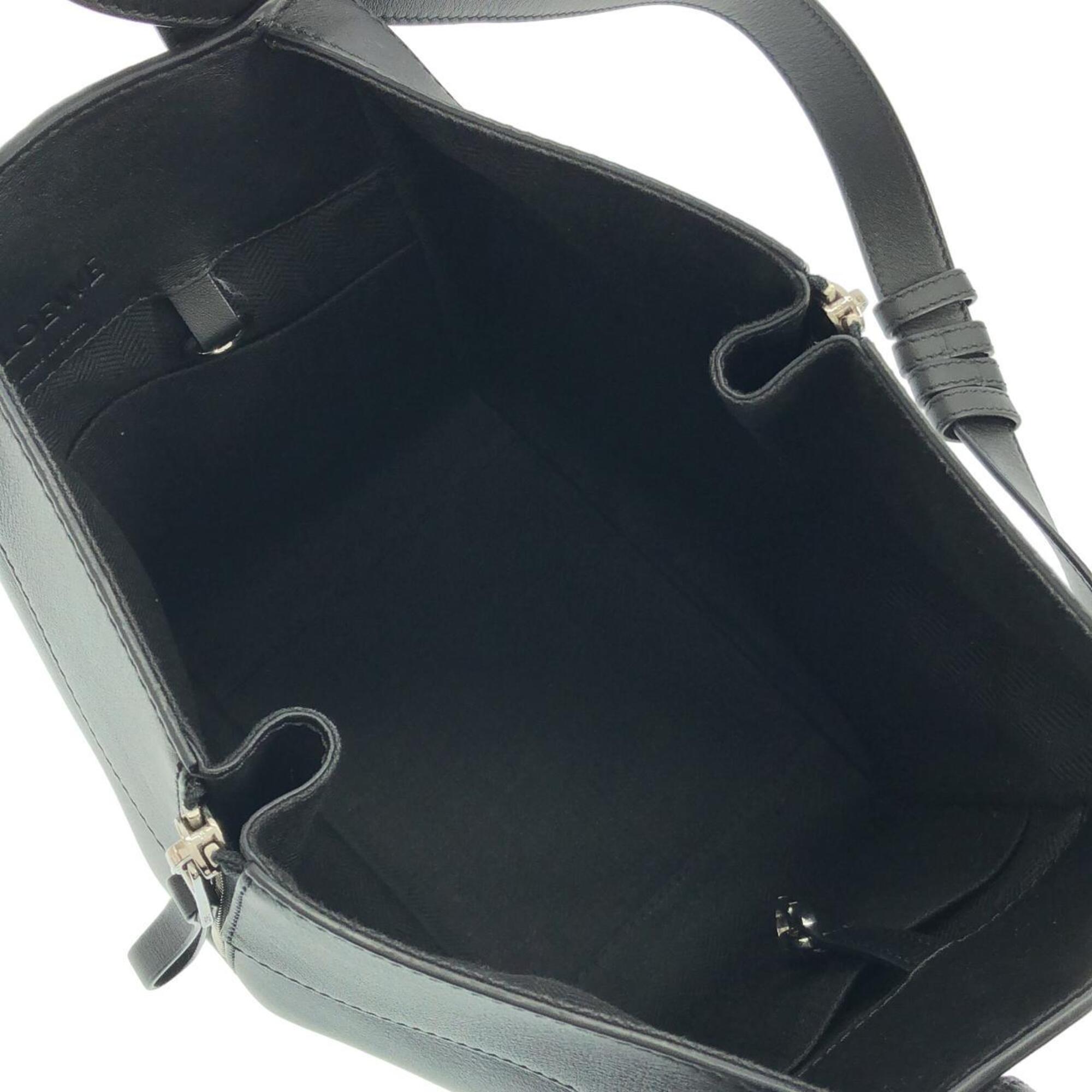 Loewe Black Leather Shoulder Bag (Pre-Owned)