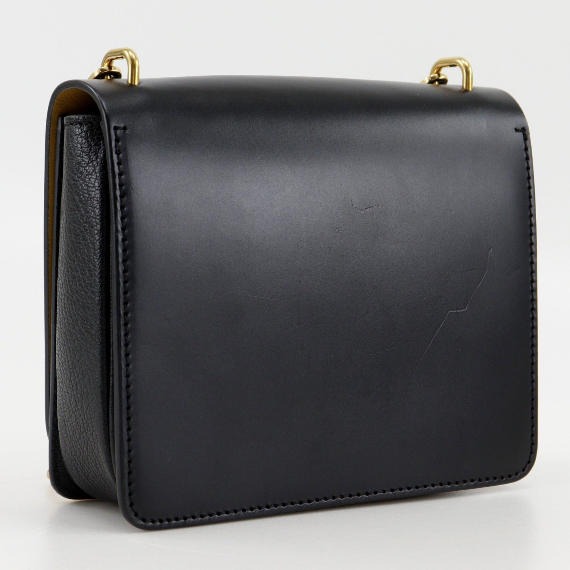 Burberry Black Leather Shoulder Bag (Pre-Owned)