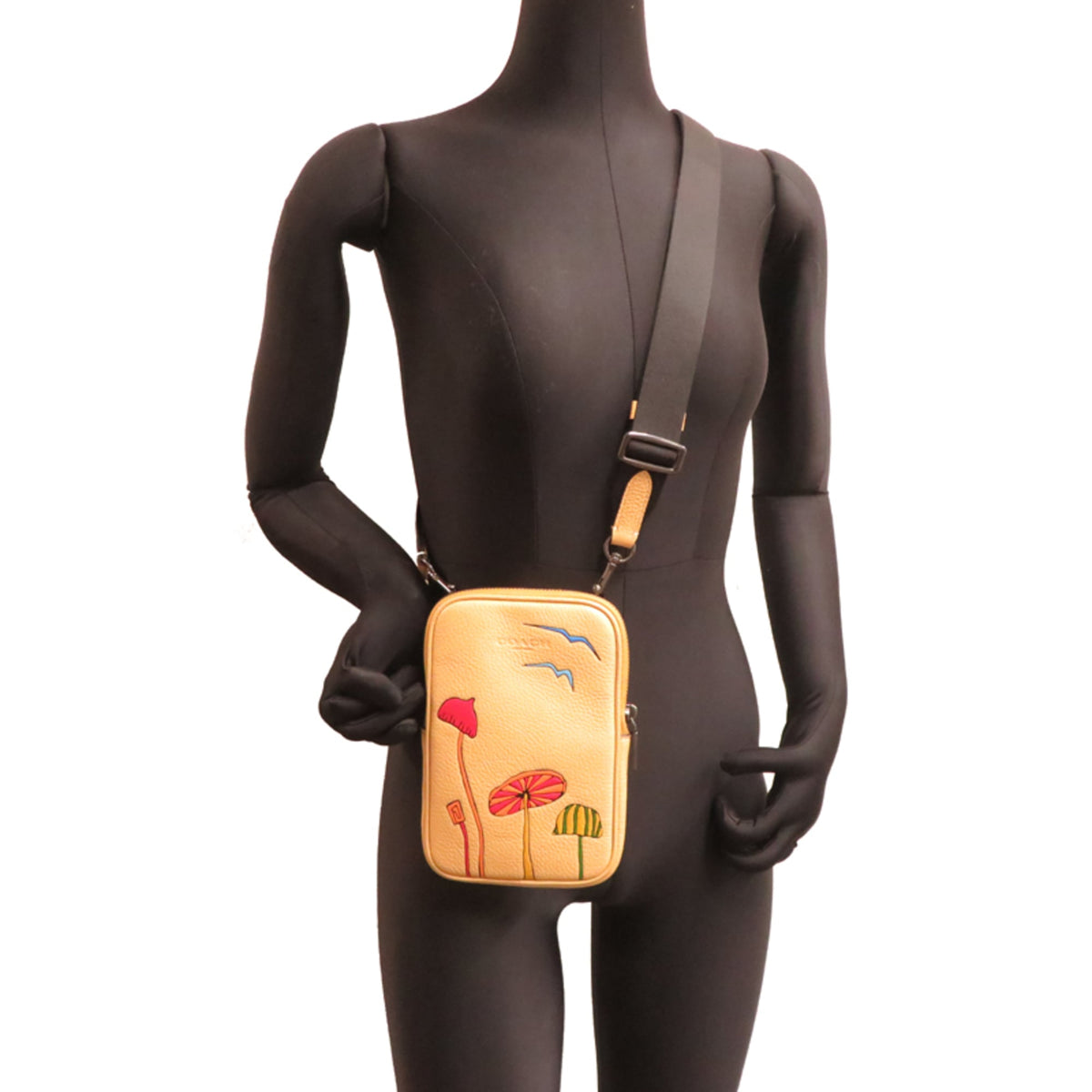 Coach Beige Leather Shoulder Bag Sling Bag (Pre-Owned)
