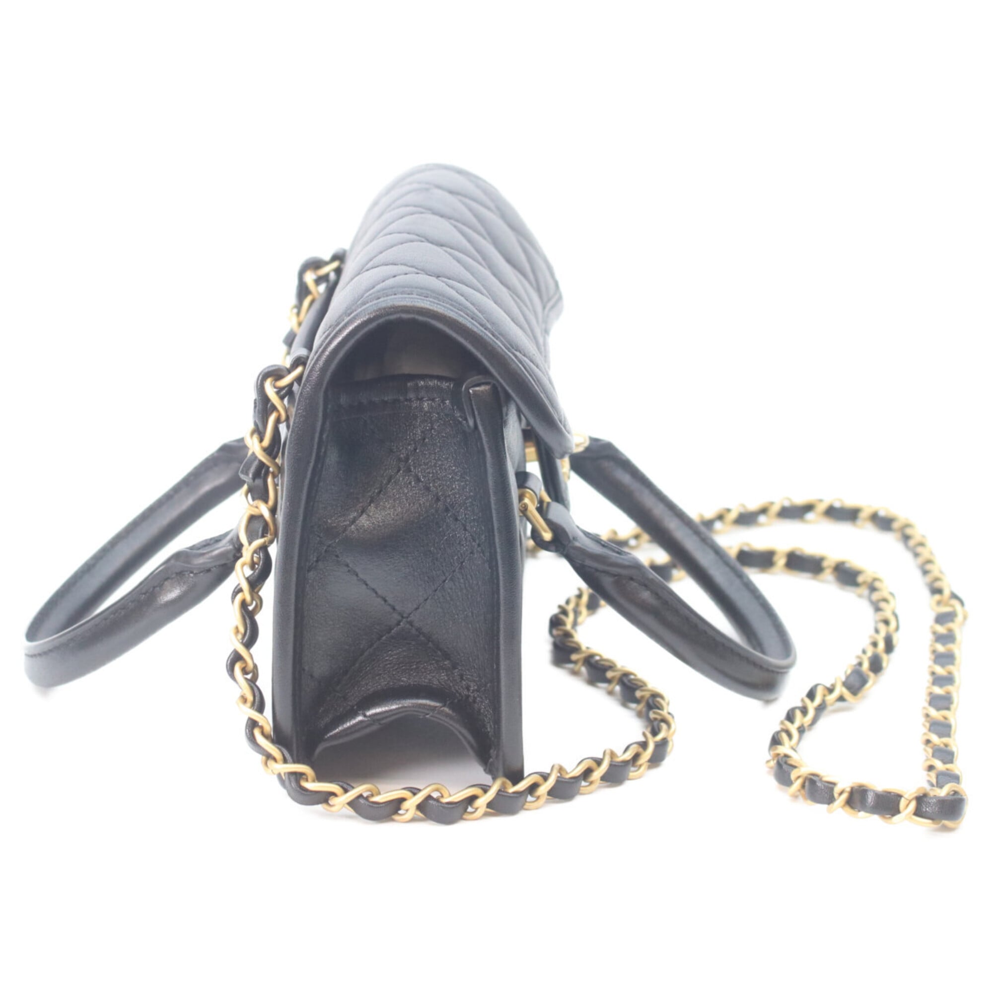 Chanel Black Leather Shoulder Bag (Pre-Owned)