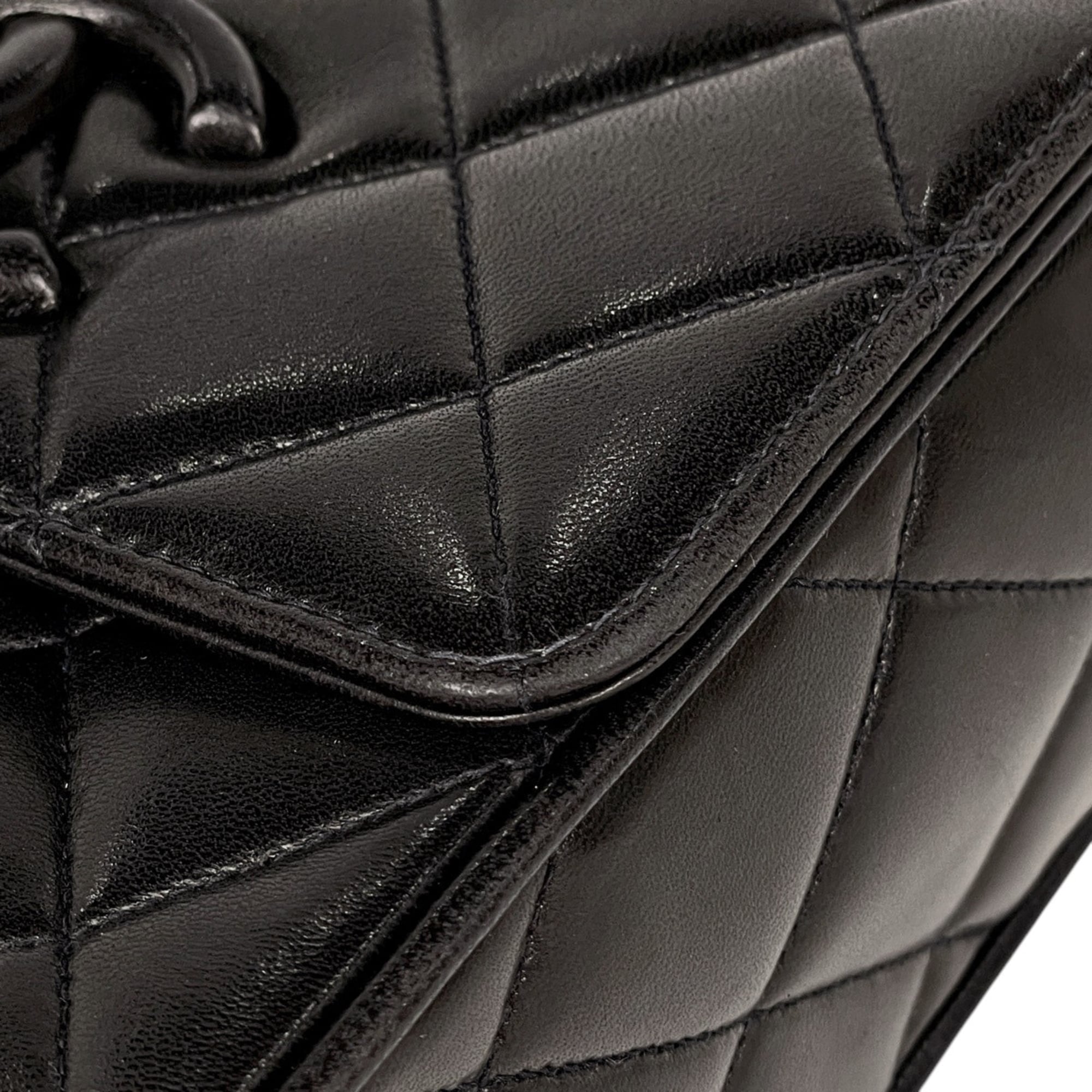 Chanel Black Leather Shoulder Bag (Pre-Owned)