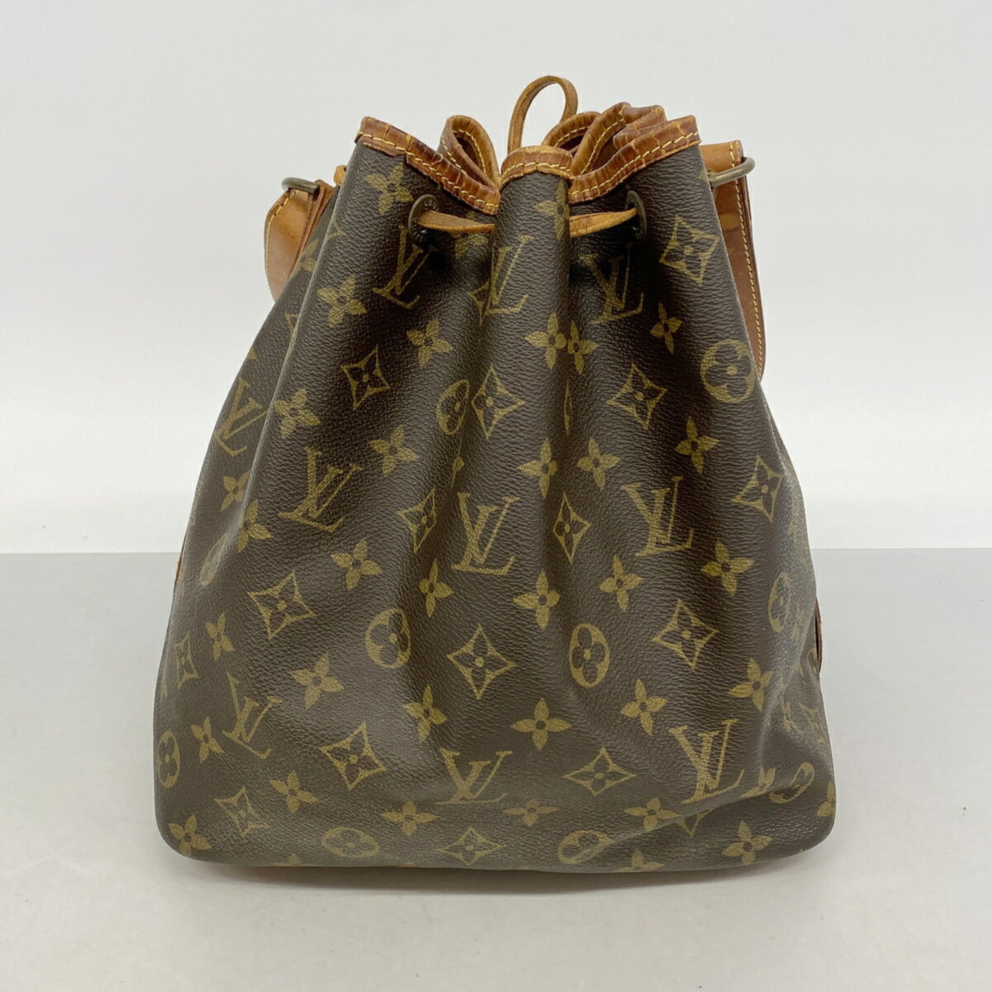 Louis Vuitton Brown Shoulder Bag (Pre-Owned)