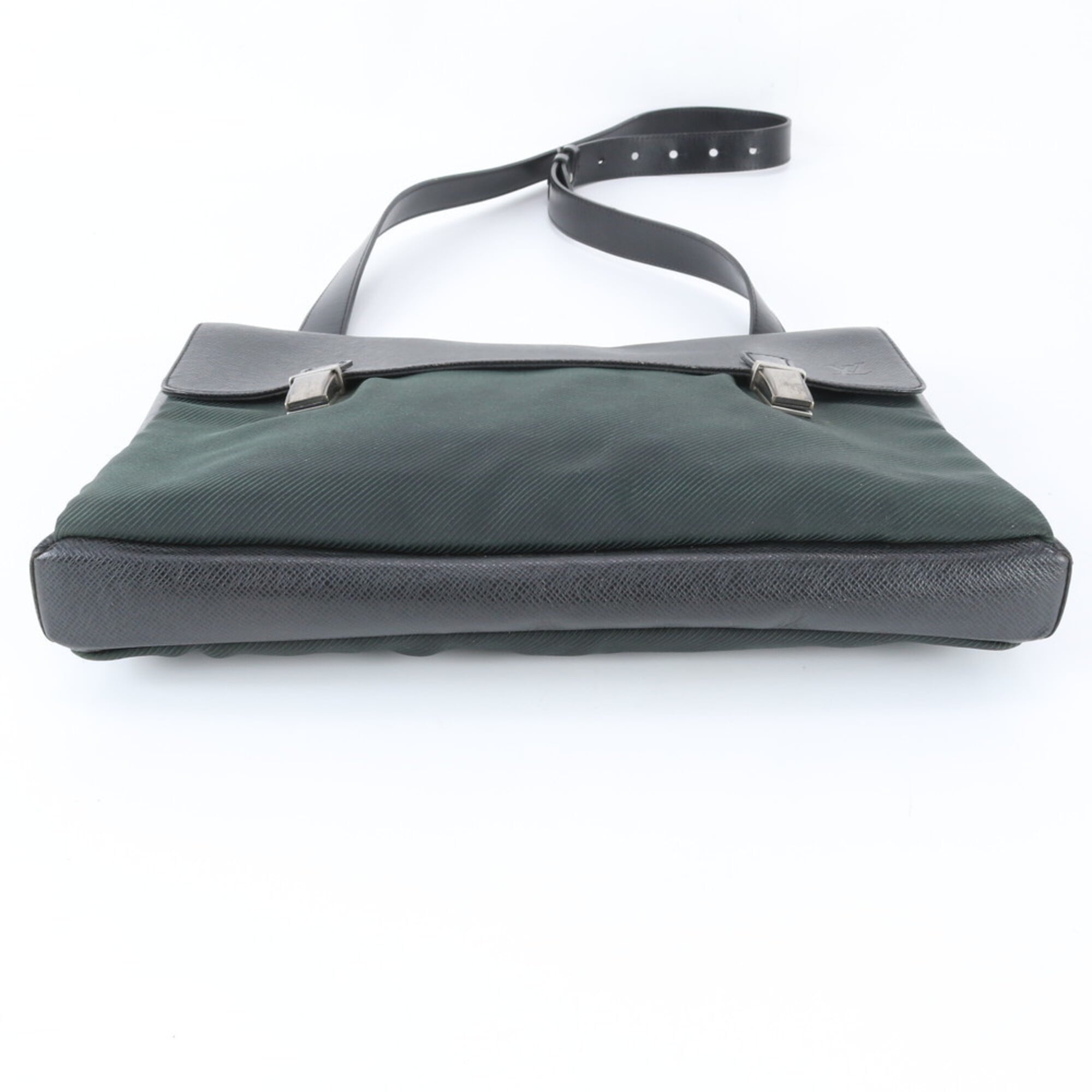 Louis Vuitton Taiga Ardoise Taiga Leather Shoulder Bag (Pre-Owned)