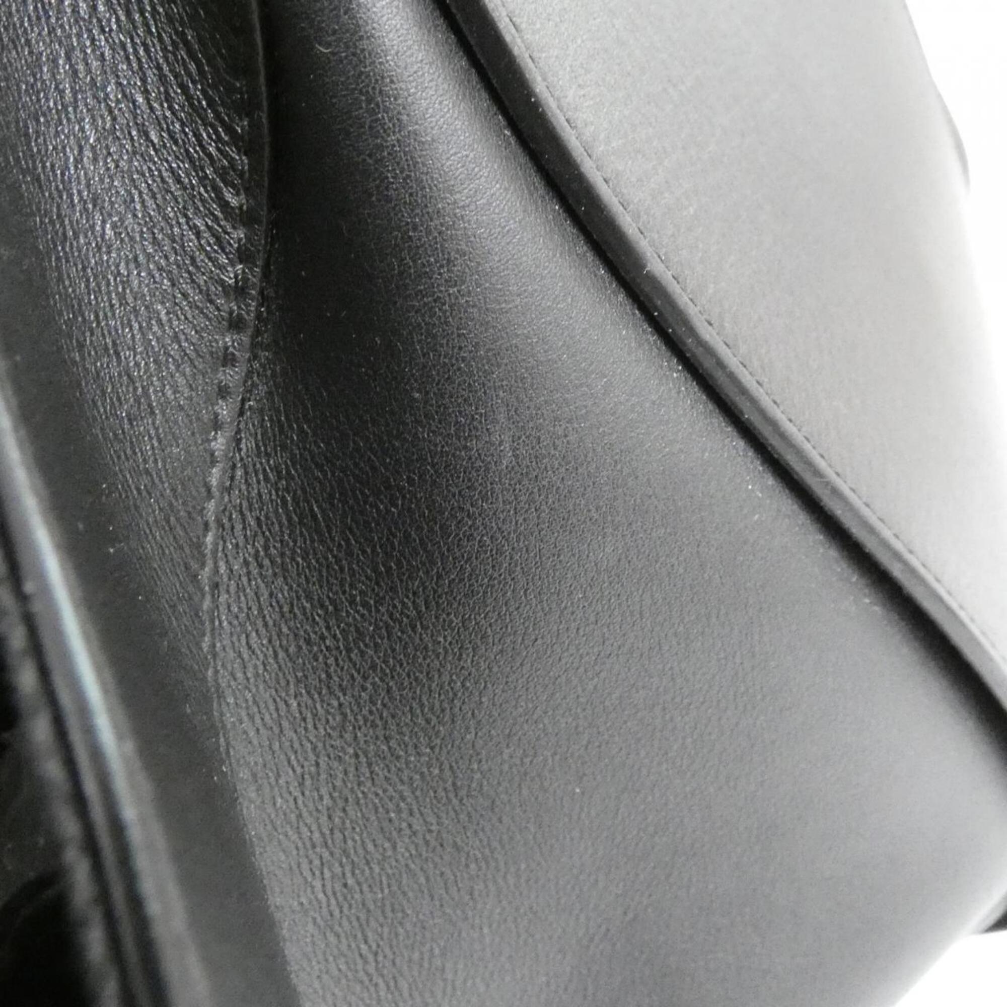 Loewe Black Leather Shoulder Bag (Pre-Owned)