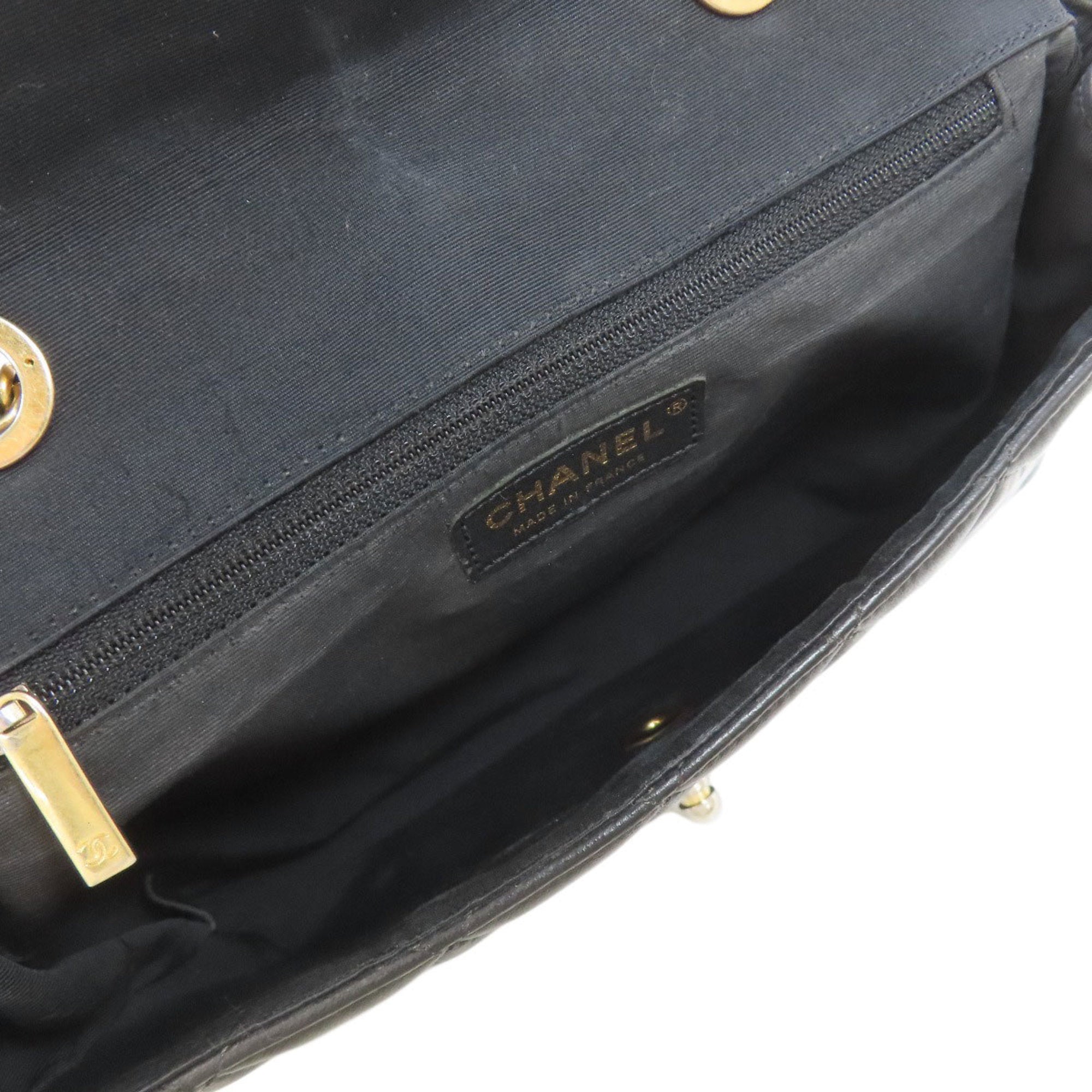 Chanel Black Leather Shoulder Bag (Pre-Owned)