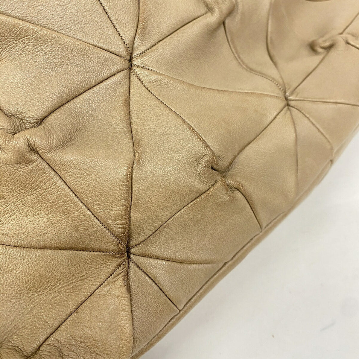 Chanel Brown Leather Shoulder Bag (Pre-Owned)