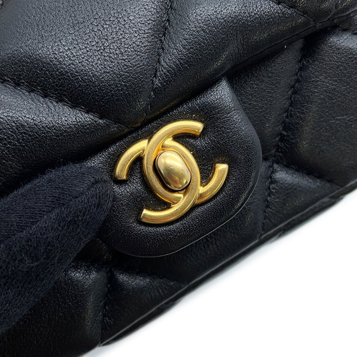 Chanel Matelasse Black Leather Handbag Shoulder Bag (Pre-Owned)
