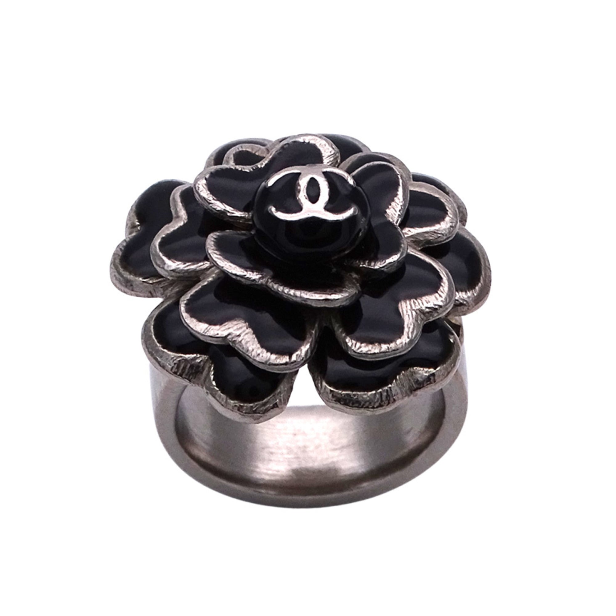 Chanel Silver Black (Pre-Owned)