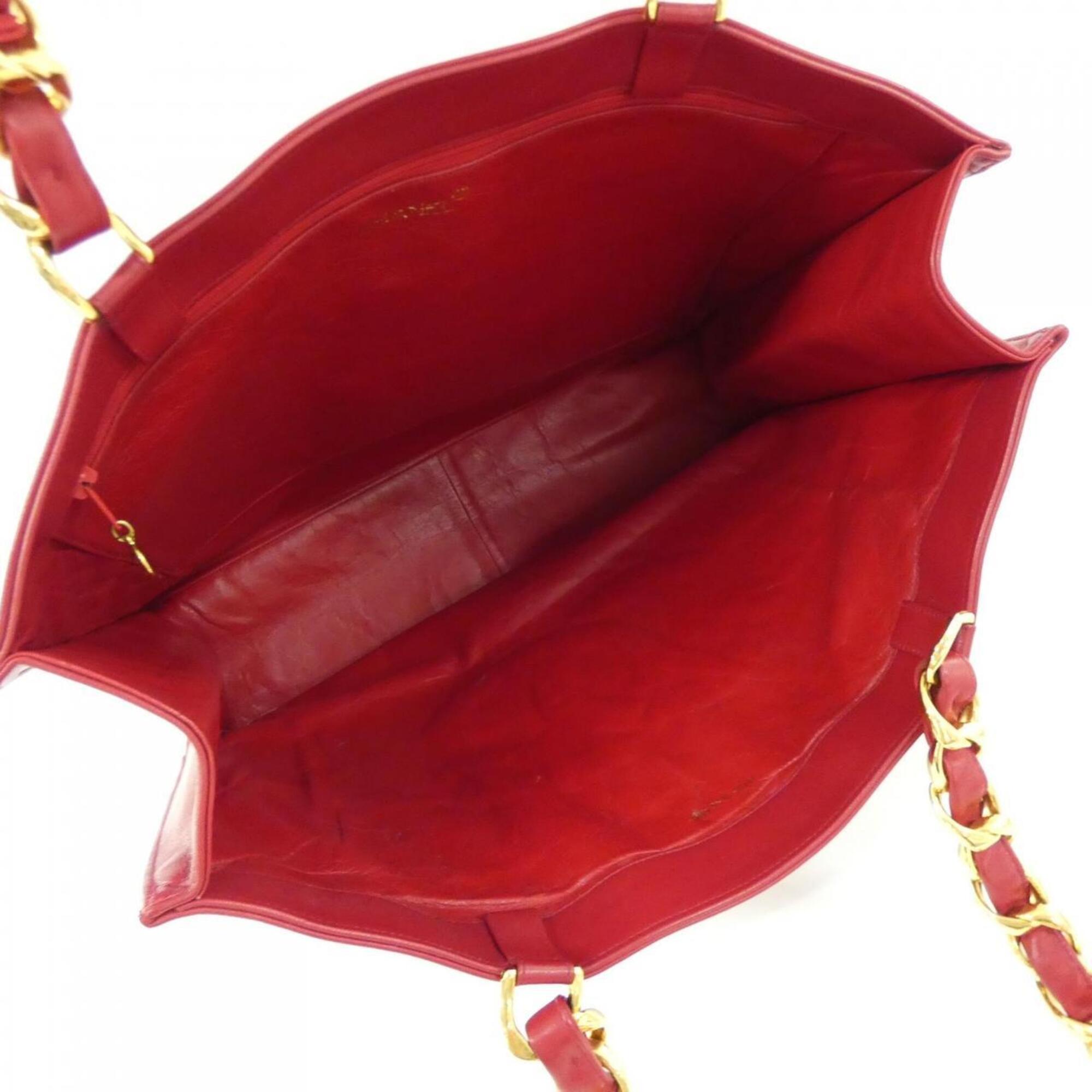 Chanel Red Color Leather Handbag (Pre-Owned)