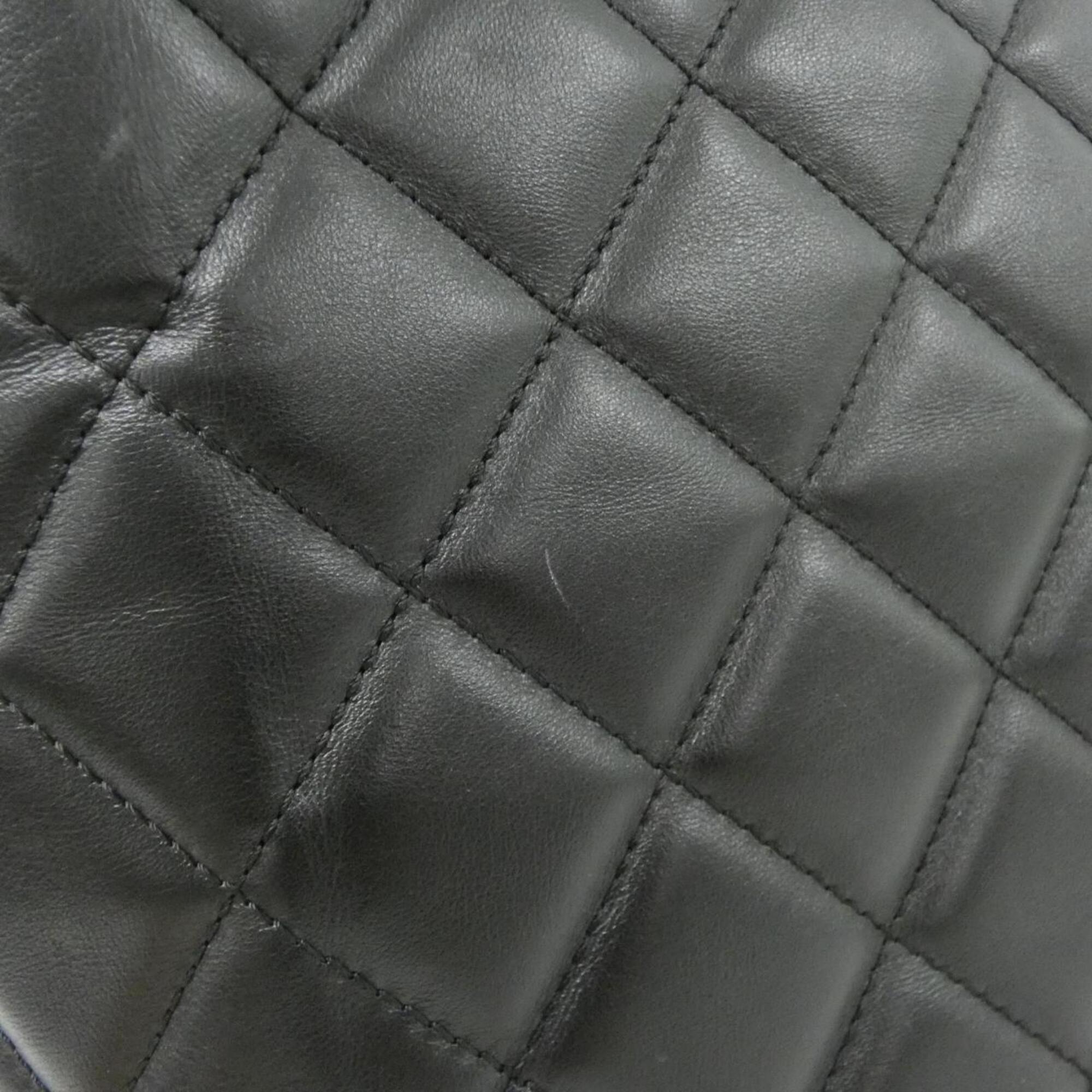 Chanel Black Leather Shoulder Bag (Pre-Owned)