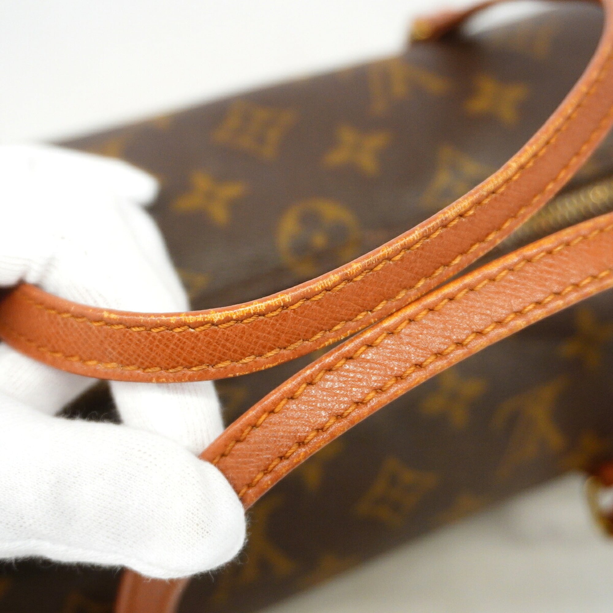 Louis Vuitton Brown Handbag (Pre-Owned)