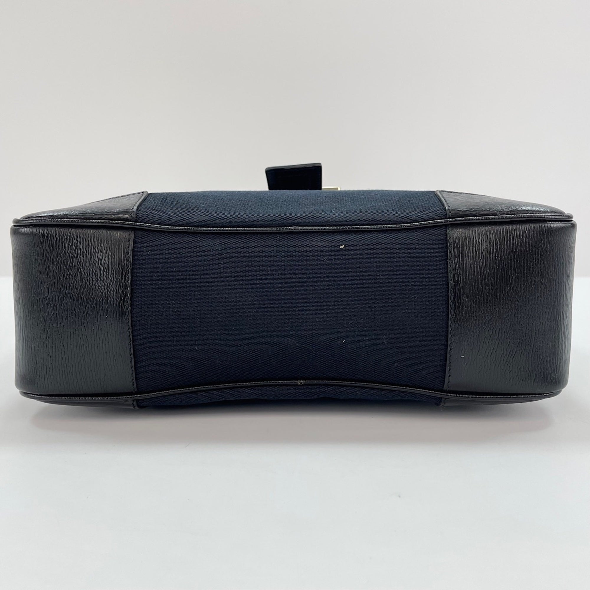 Gucci Black Handbag (Pre-Owned)