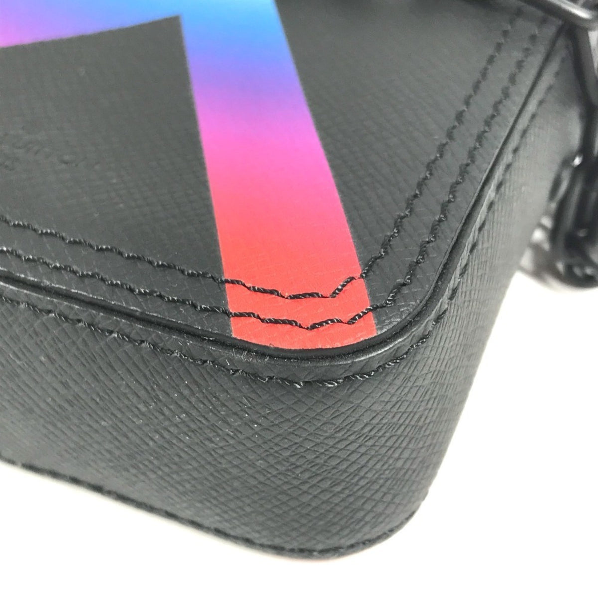 Louis Vuitton Black Multi-Color Taiga Leather Pochette Shoulder Bag (Pre-Owned)