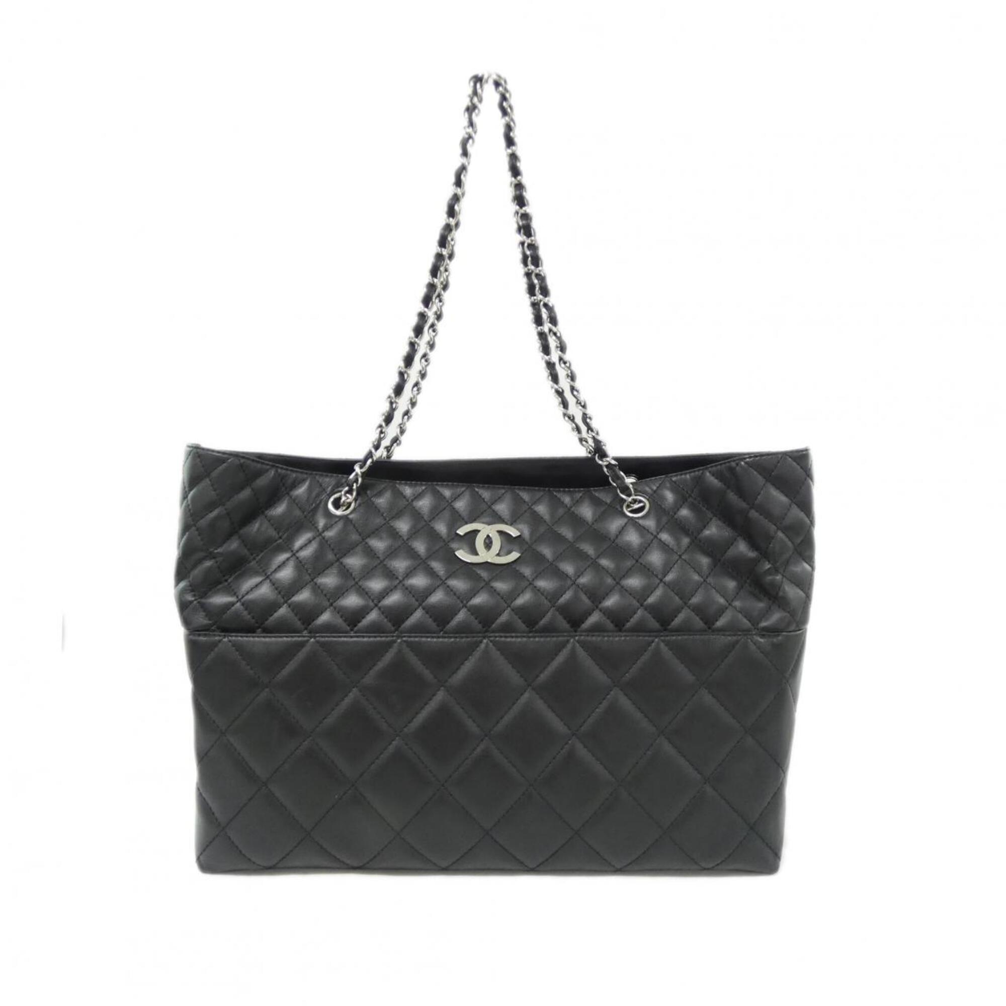 Chanel Black Leather Shoulder Bag (Pre-Owned)