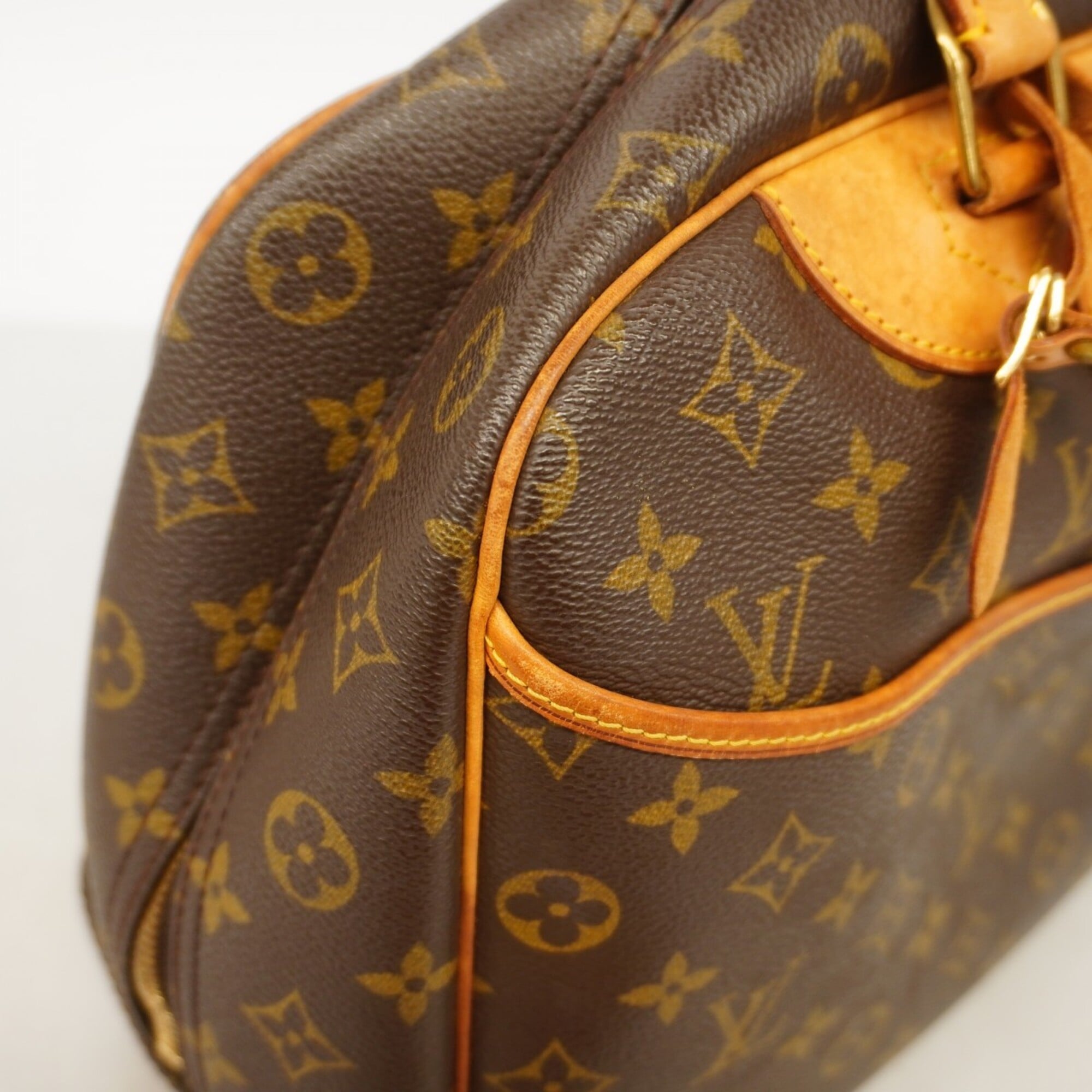 Louis Vuitton Brown Handbag (Pre-Owned)