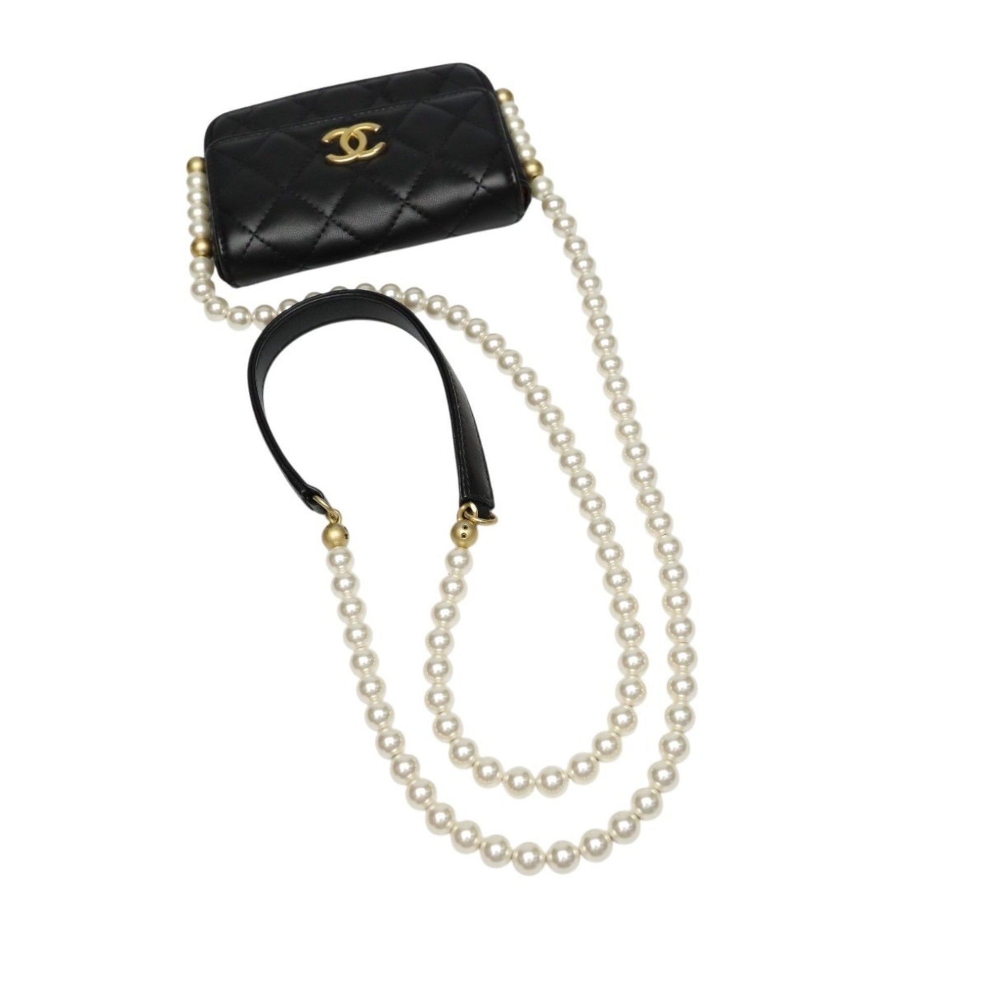 Chanel Matelasse Black Leather Shoulder Bag (Pre-Owned)