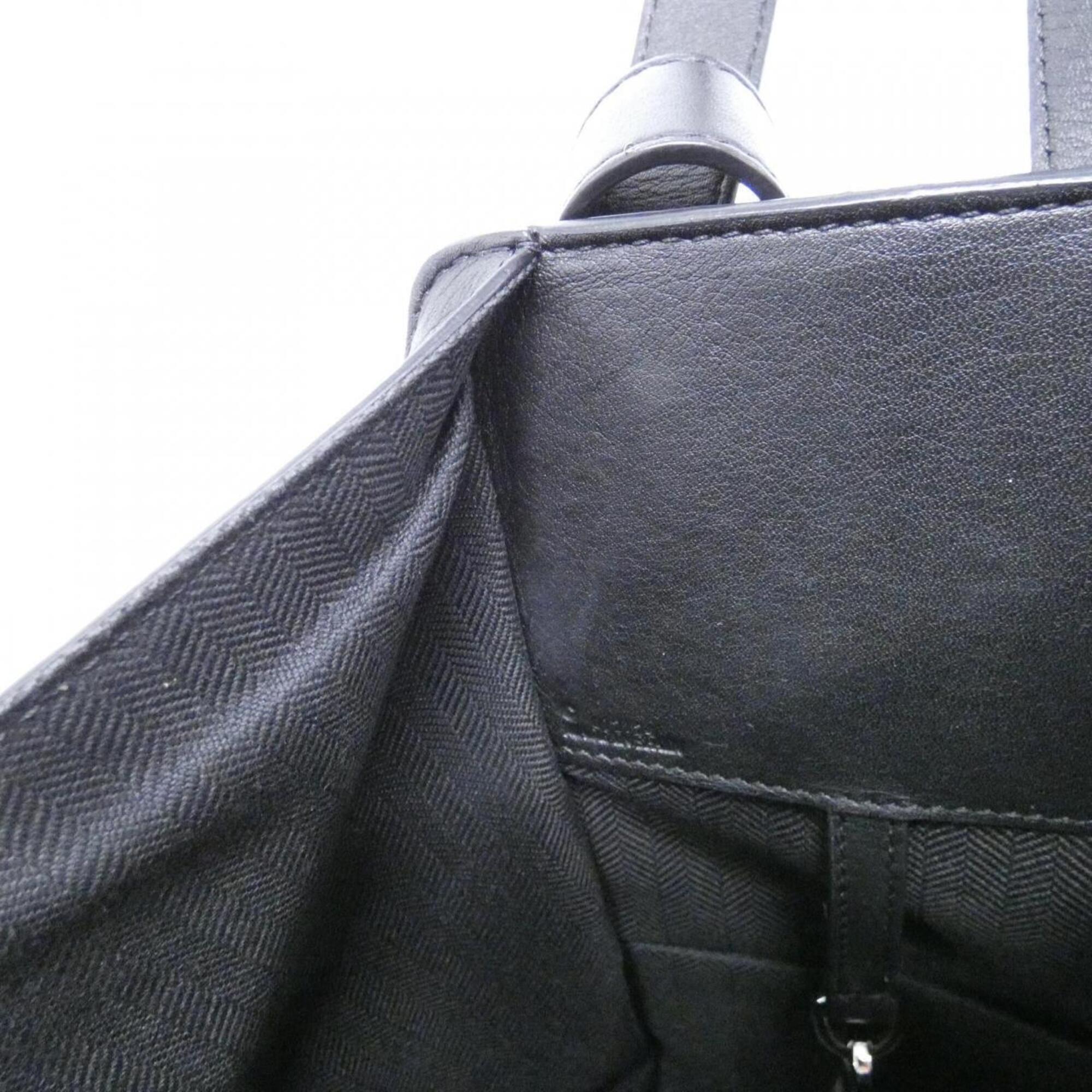 Loewe Black Leather Shoulder Bag (Pre-Owned)