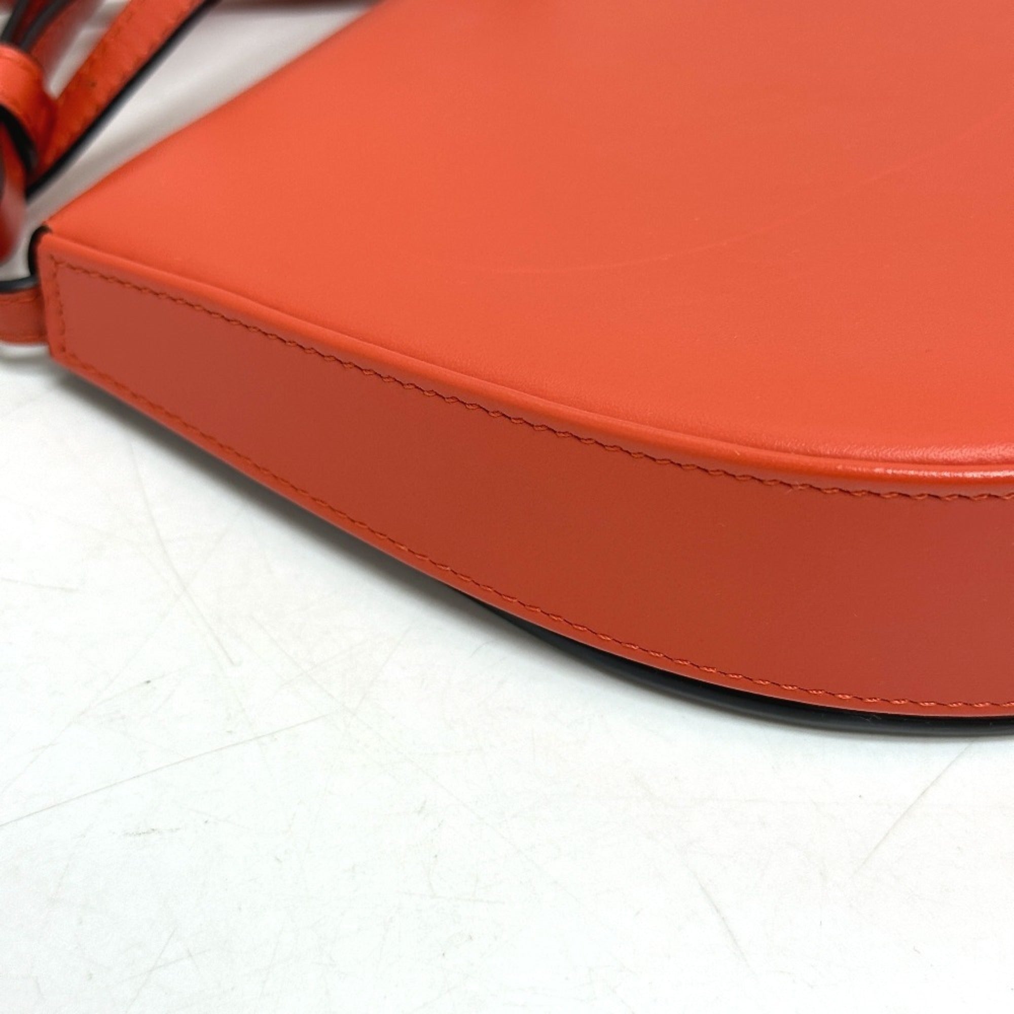 Loewe Orange Leather Shoulder Bag (Pre-Owned)