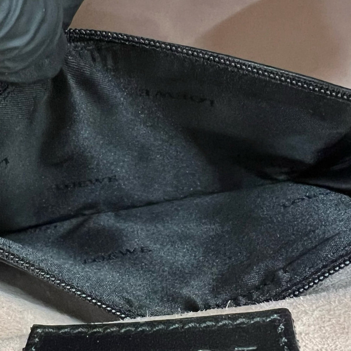 Loewe Black Leather Tote Bag (Pre-Owned)