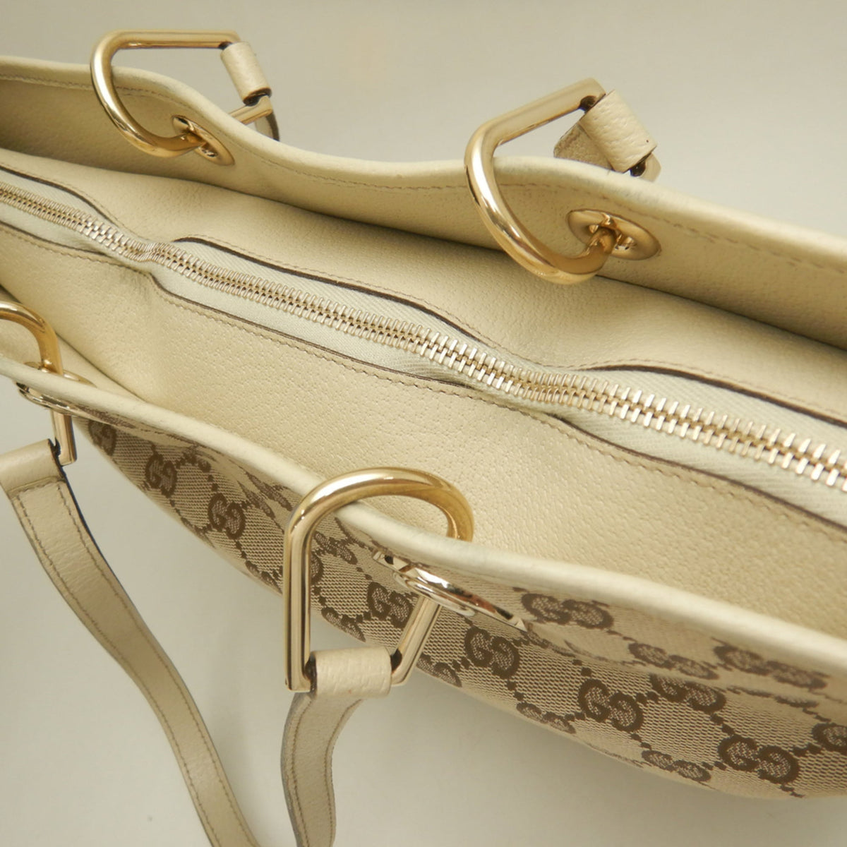 Gucci Gg Canvas Beige Gg Canvas Tote Bag (Pre-Owned)