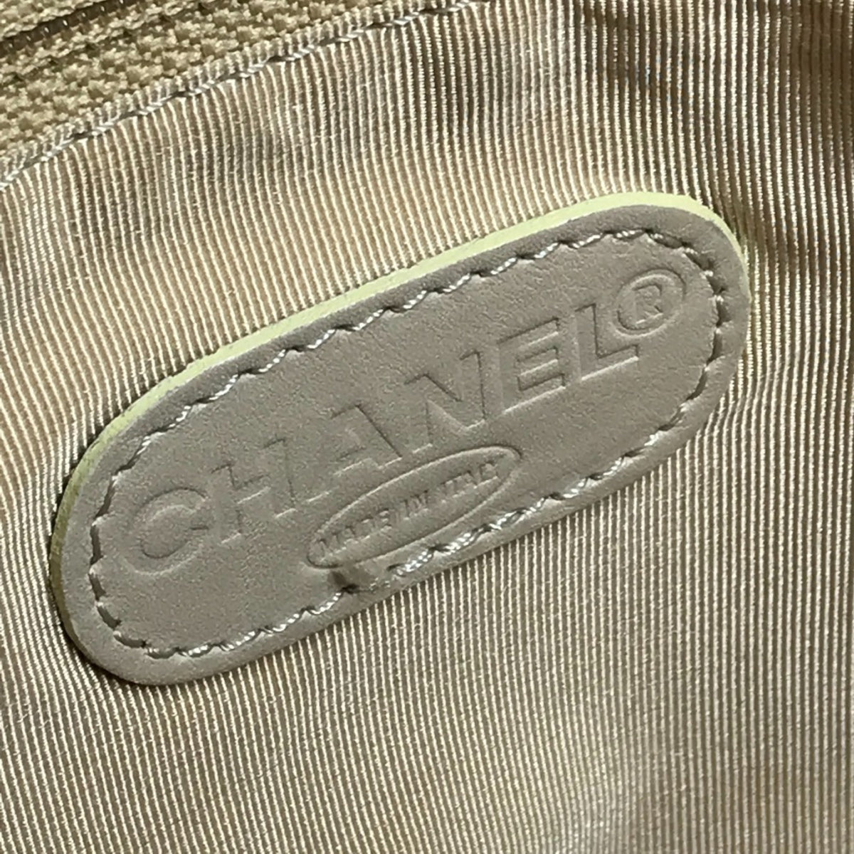 Chanel Beige Leather Handbag Shoulder Bag (Pre-Owned)