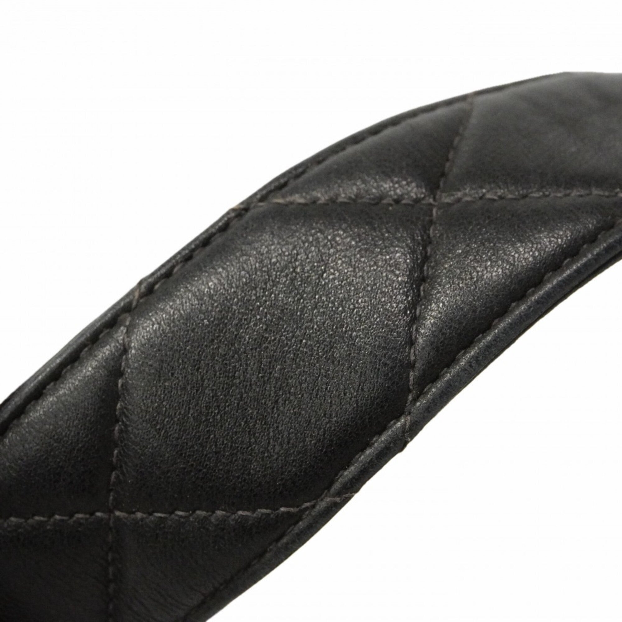 Chanel Black Leather Handbag (Pre-Owned)