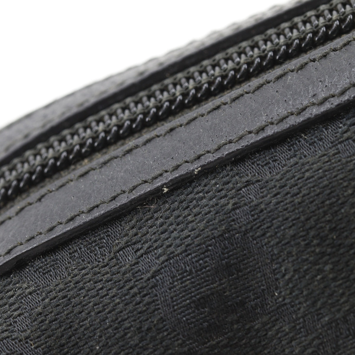 Gucci Black Gg Canvas Pouch (Pre-Owned)