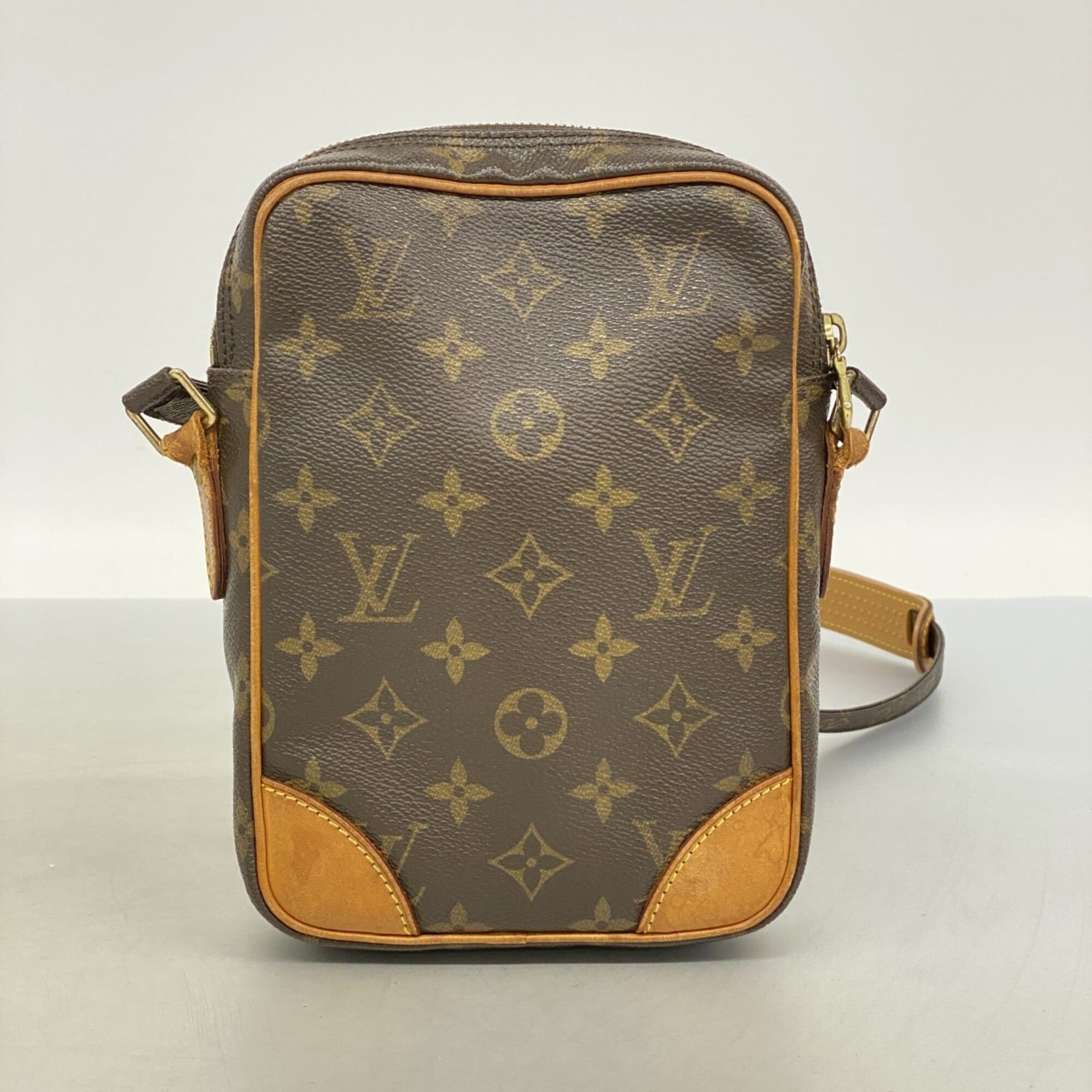 Louis Vuitton Brown Shoulder Bag (Pre-Owned)