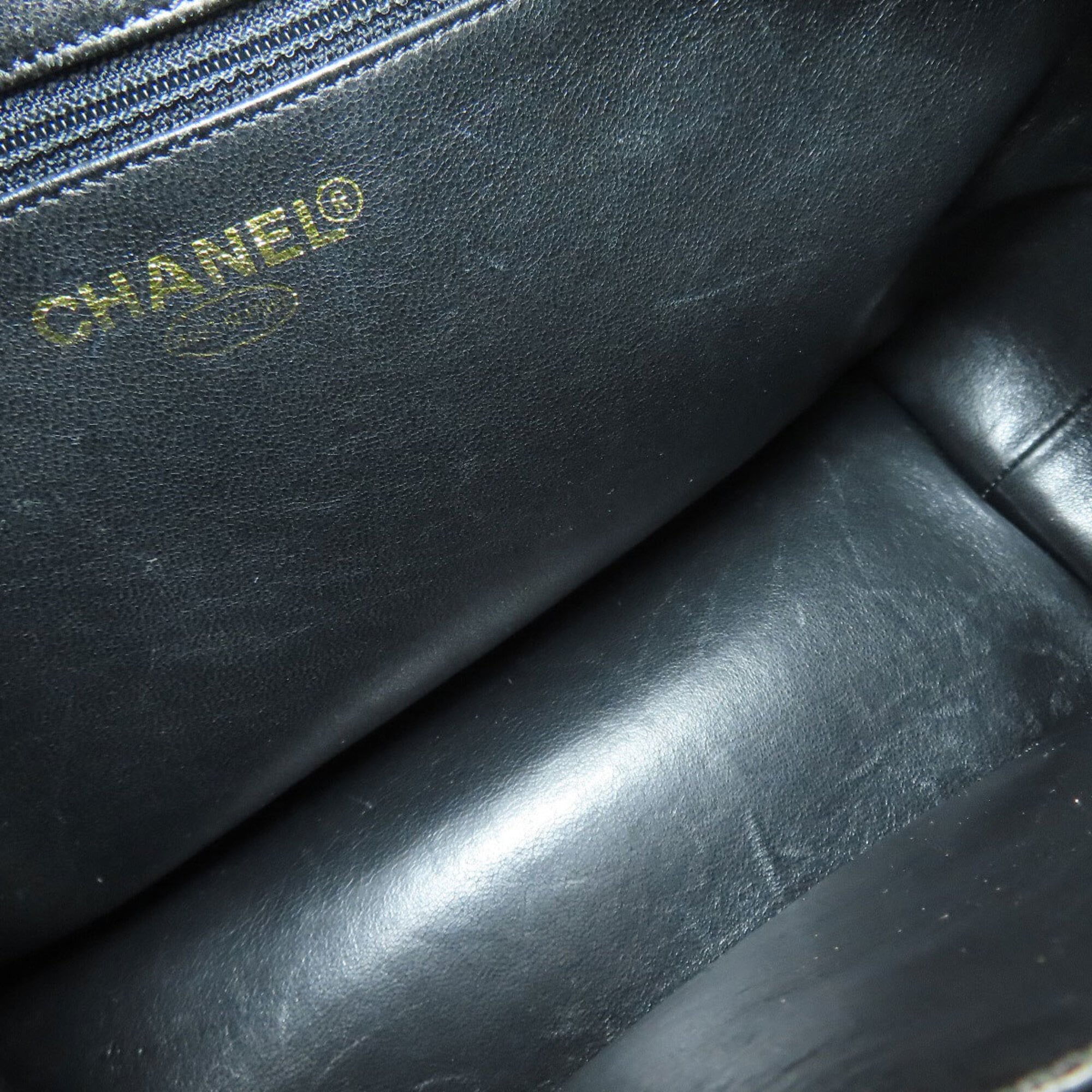 Chanel Black Leather Tote Bag (Pre-Owned)