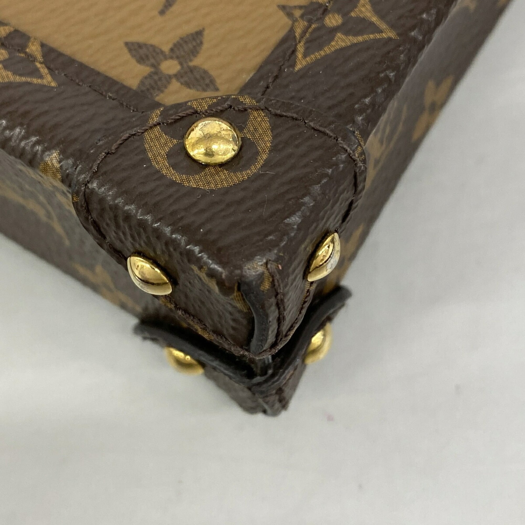 Louis Vuitton Brown Shoulder Bag (Pre-Owned)