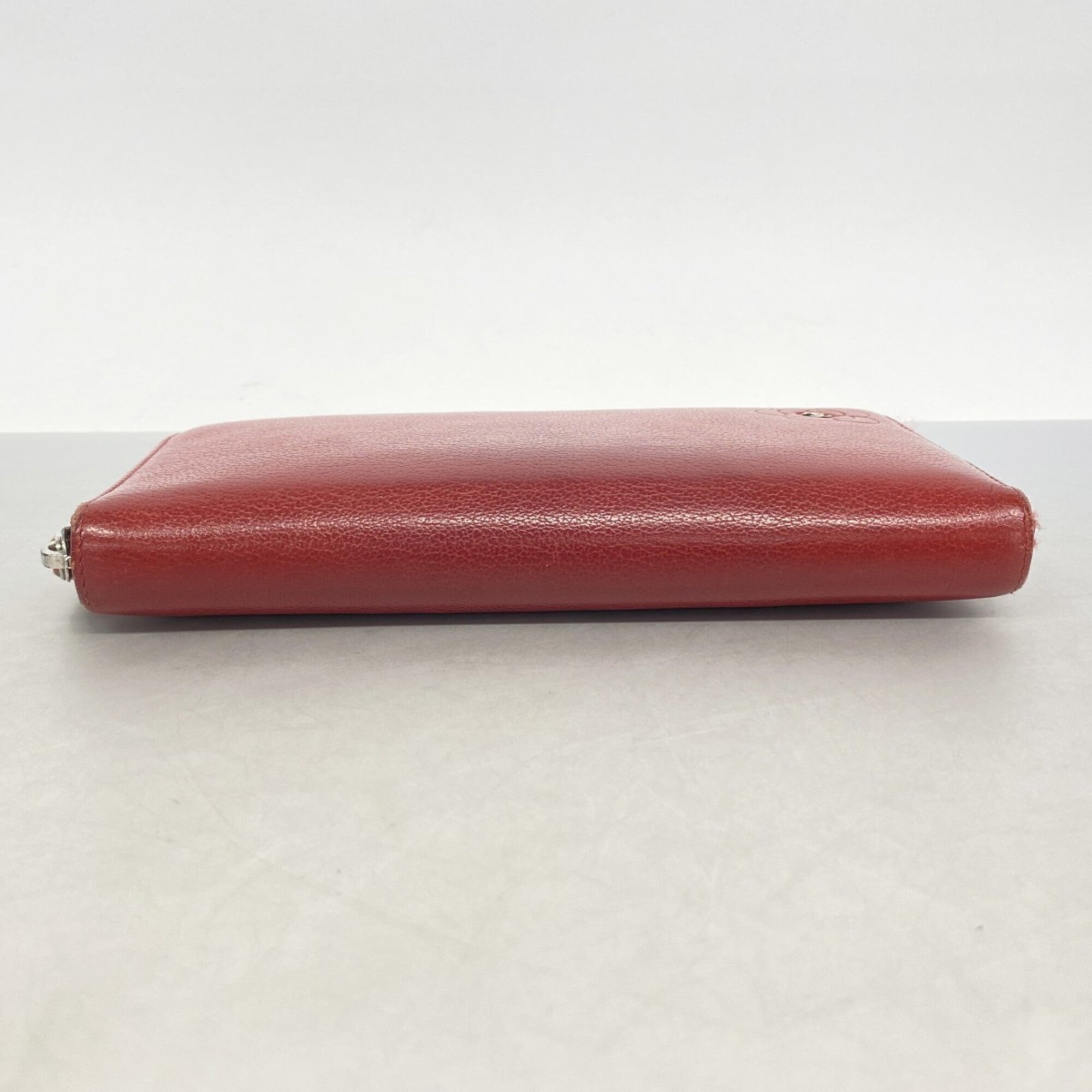 Chanel Red Color Leather Long Wallet (Bi-Fold) (Pre-Owned)