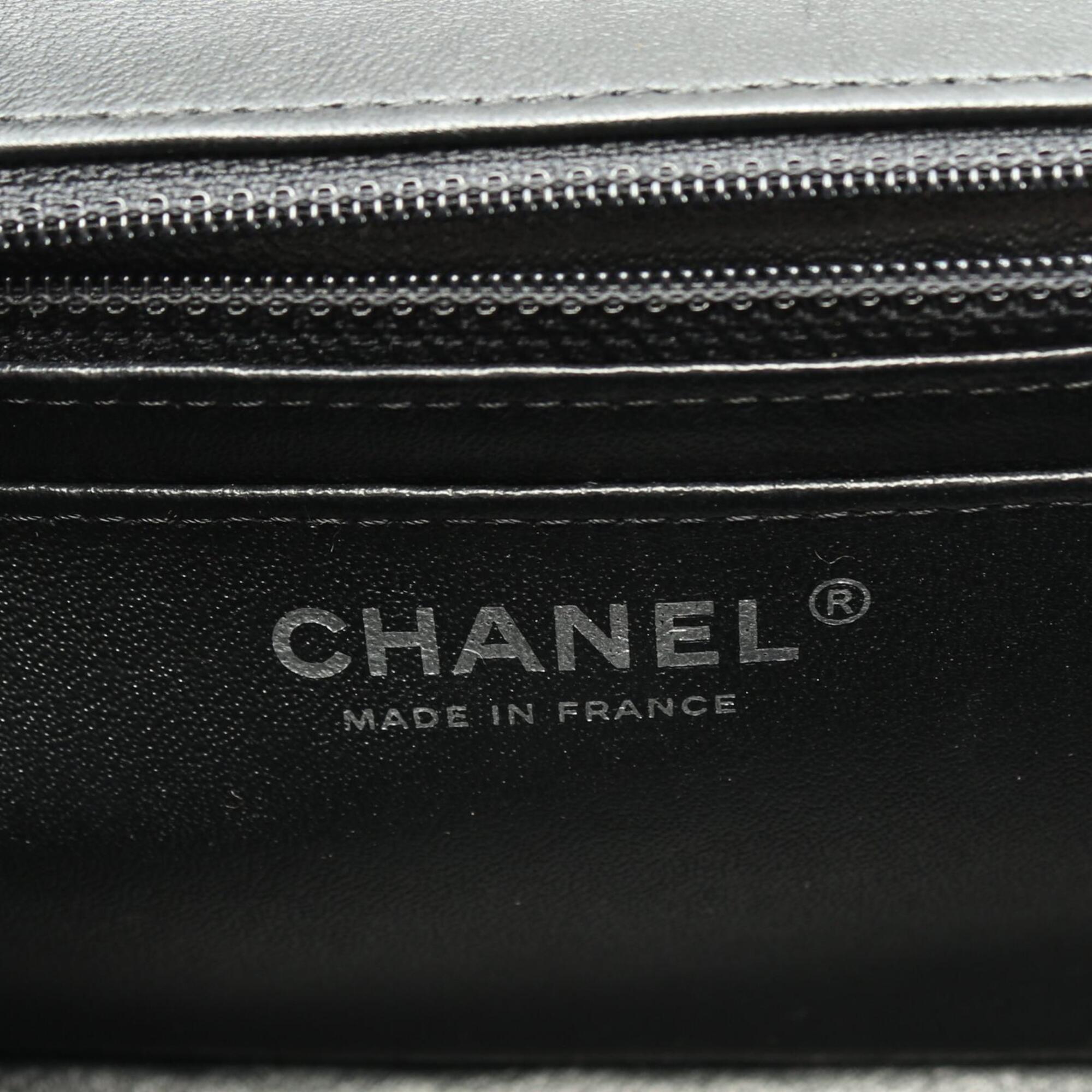 Chanel Black Leather Handbag Shoulder Bag (Pre-Owned)