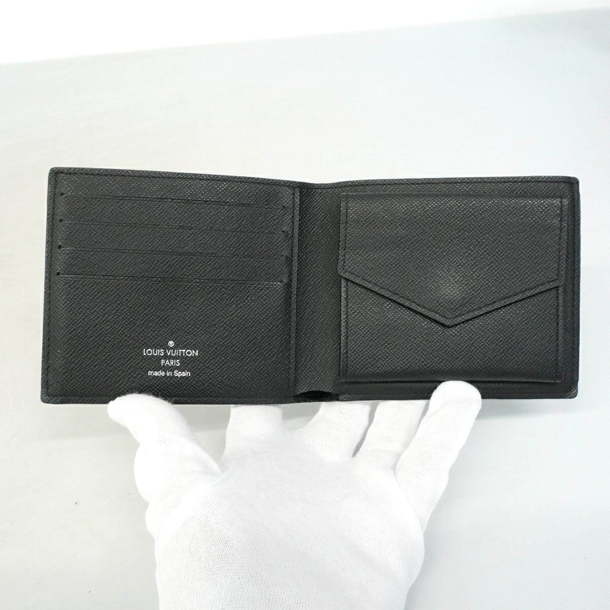 Louis Vuitton Black Wallet (Bi-Fold) (Pre-Owned)