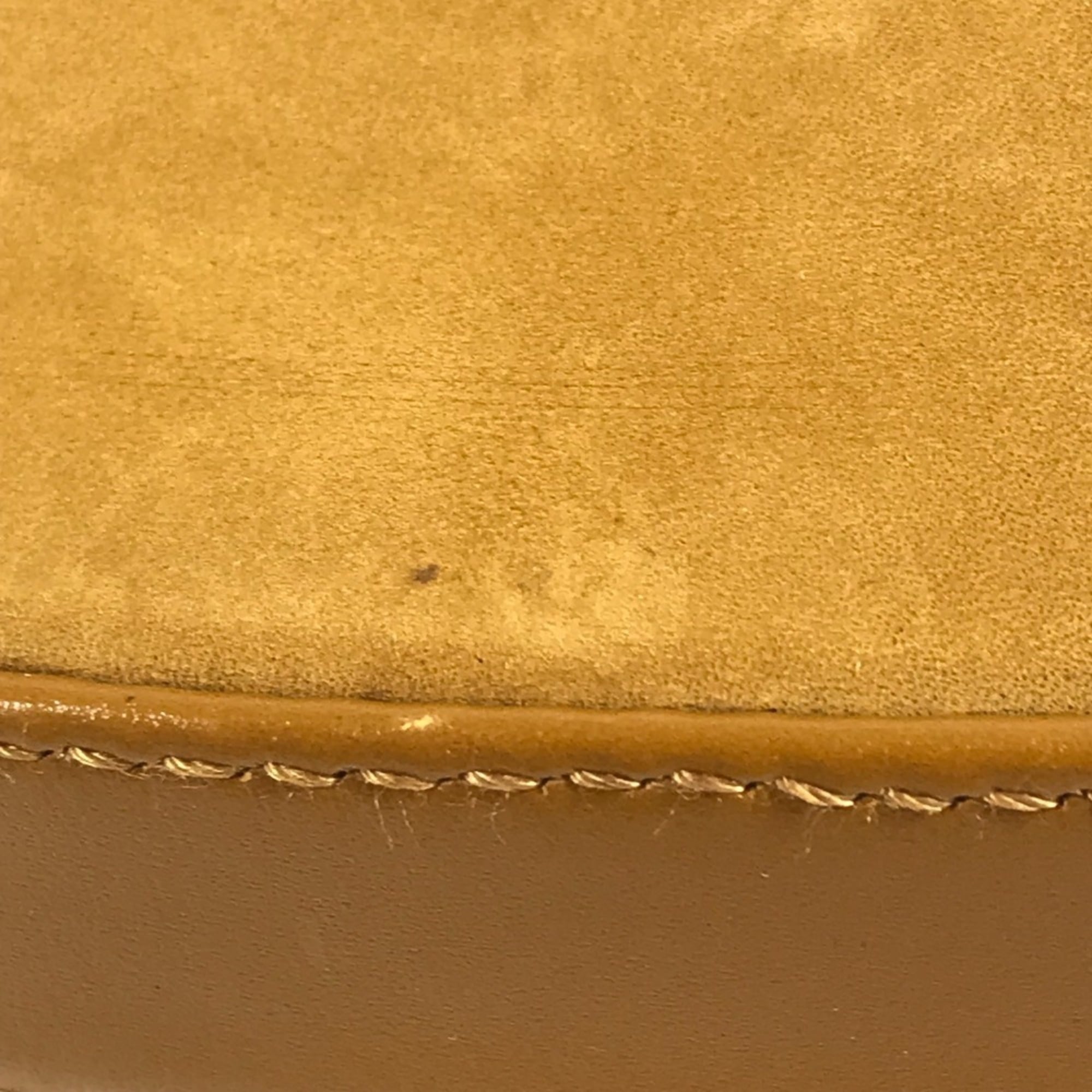 Bvlgari Beige Leather Shoulder Bag (Pre-Owned)