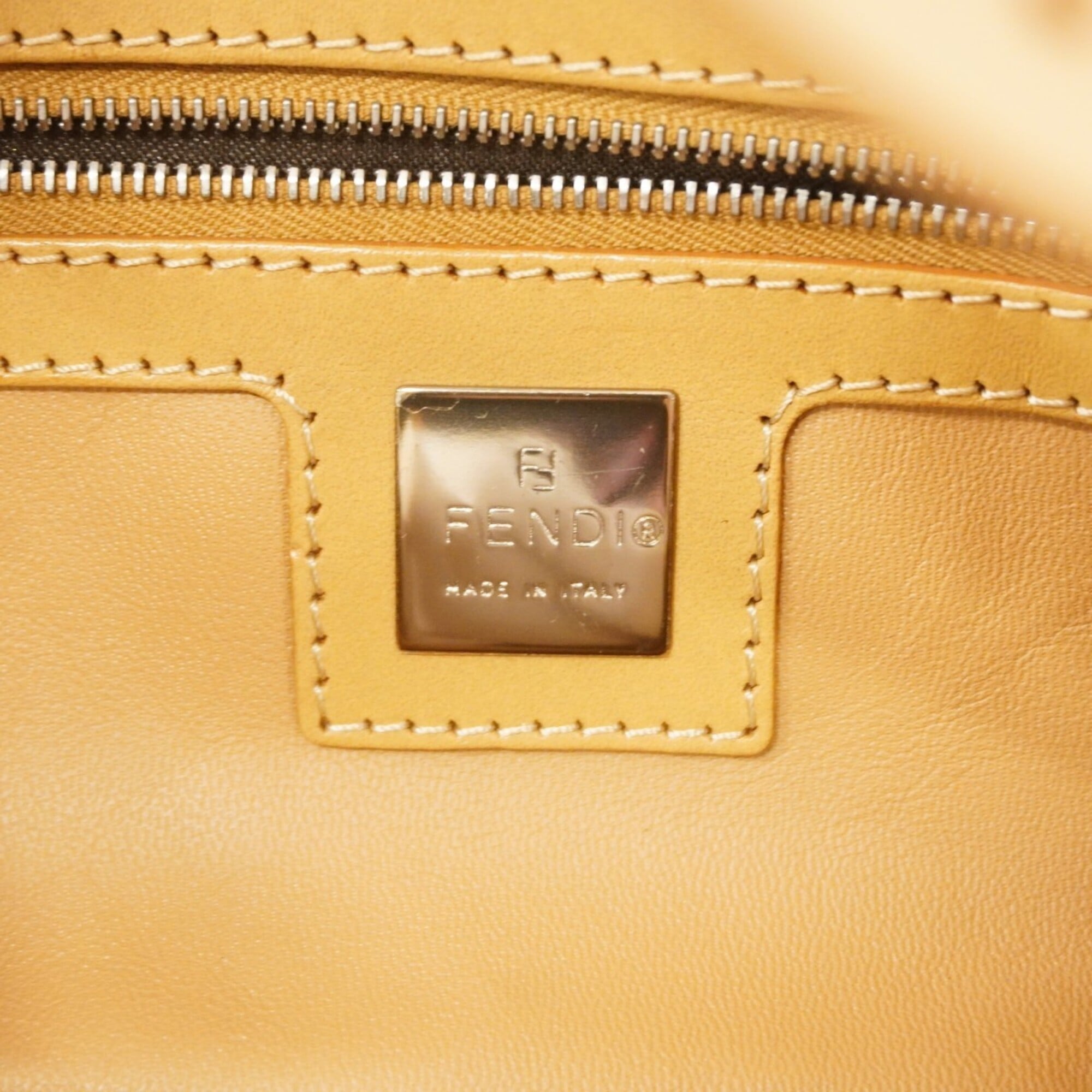Fendi Beige Felt Handbag (Pre-Owned)