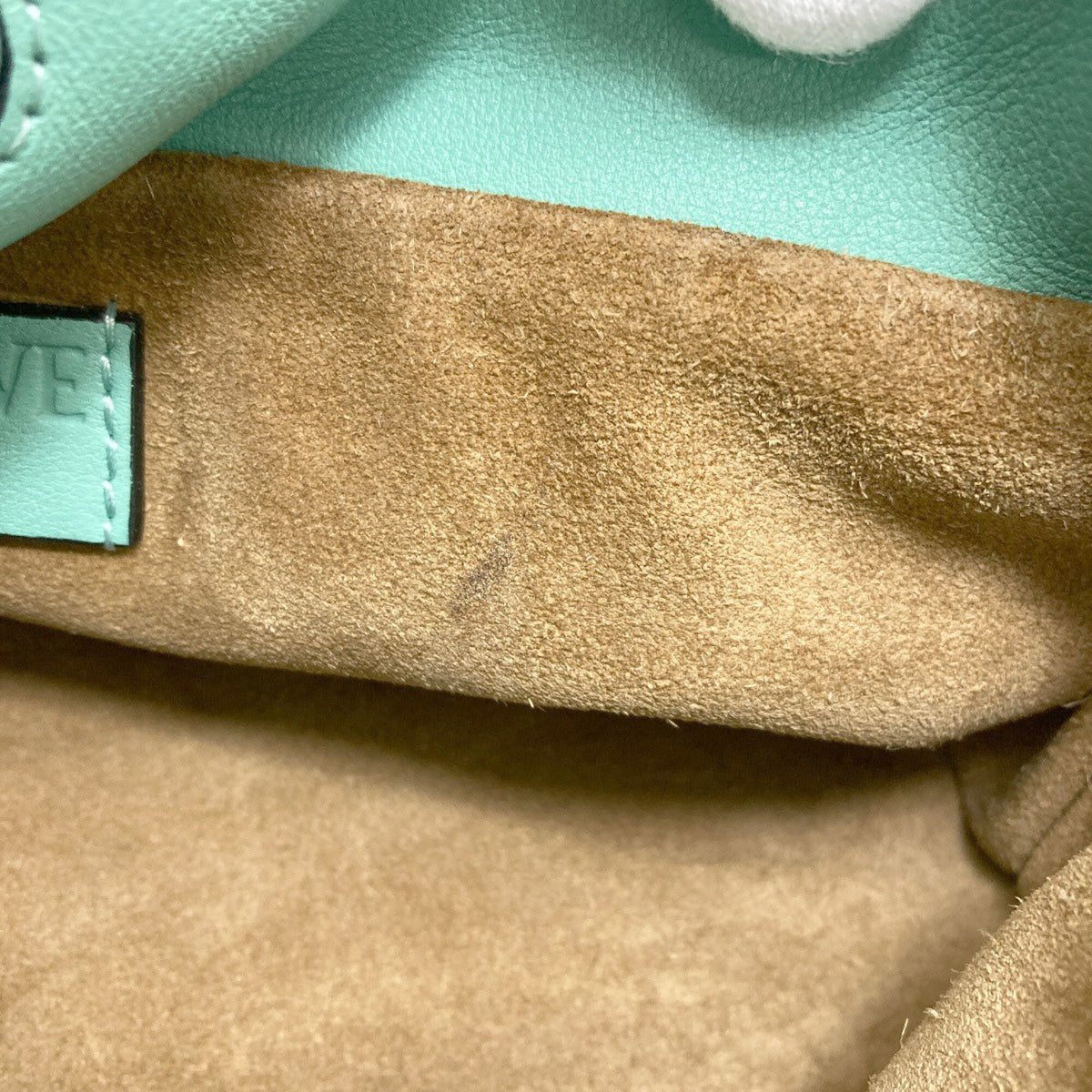 Loewe Green Leather Shoulder Bag (Pre-Owned)