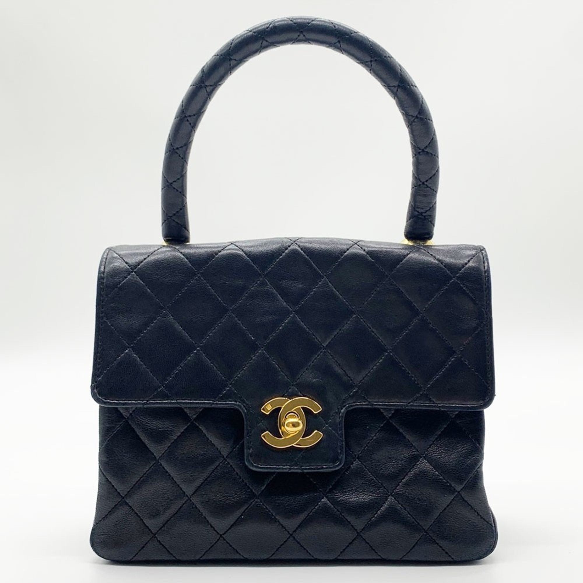 Chanel Black Leather Handbag (Pre-Owned)