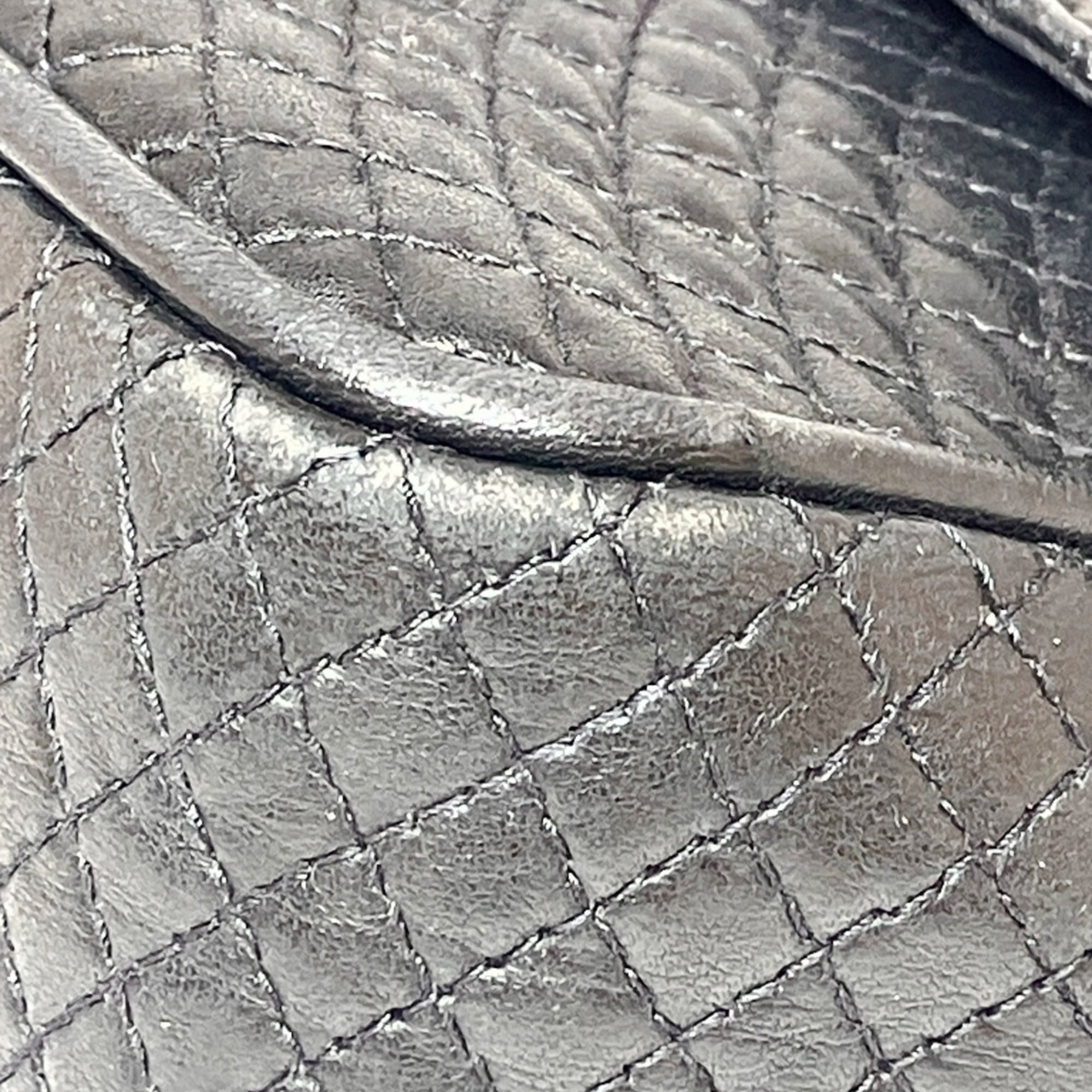 Bally Black Leather Shoulder Bag (Pre-Owned)