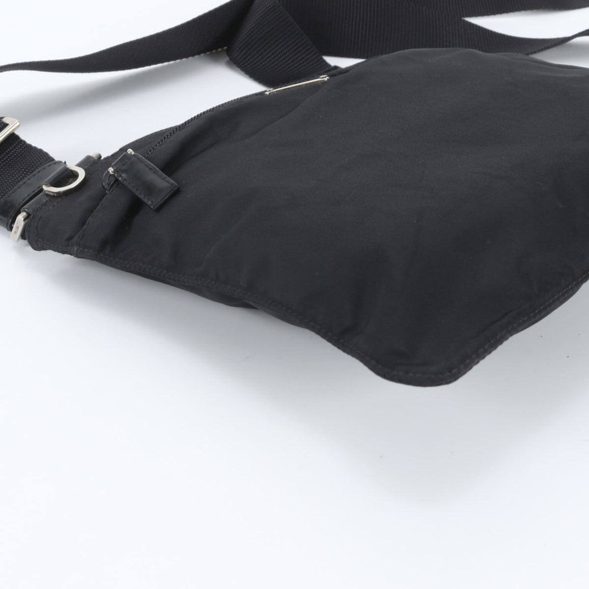 Prada Black Leather Nylon Shoulder Bag (Pre-Owned)