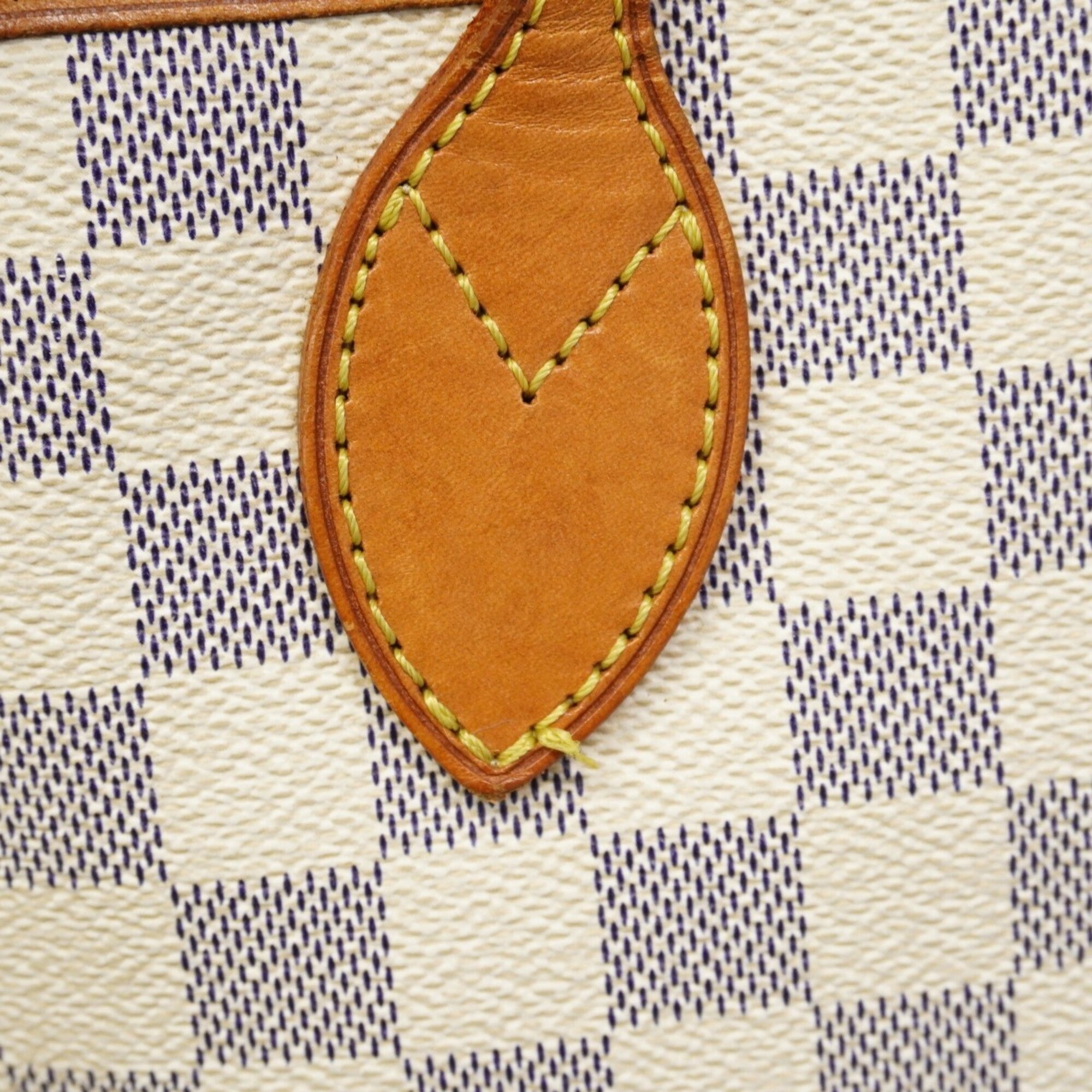 Louis Vuitton White Tote Bag (Pre-Owned)