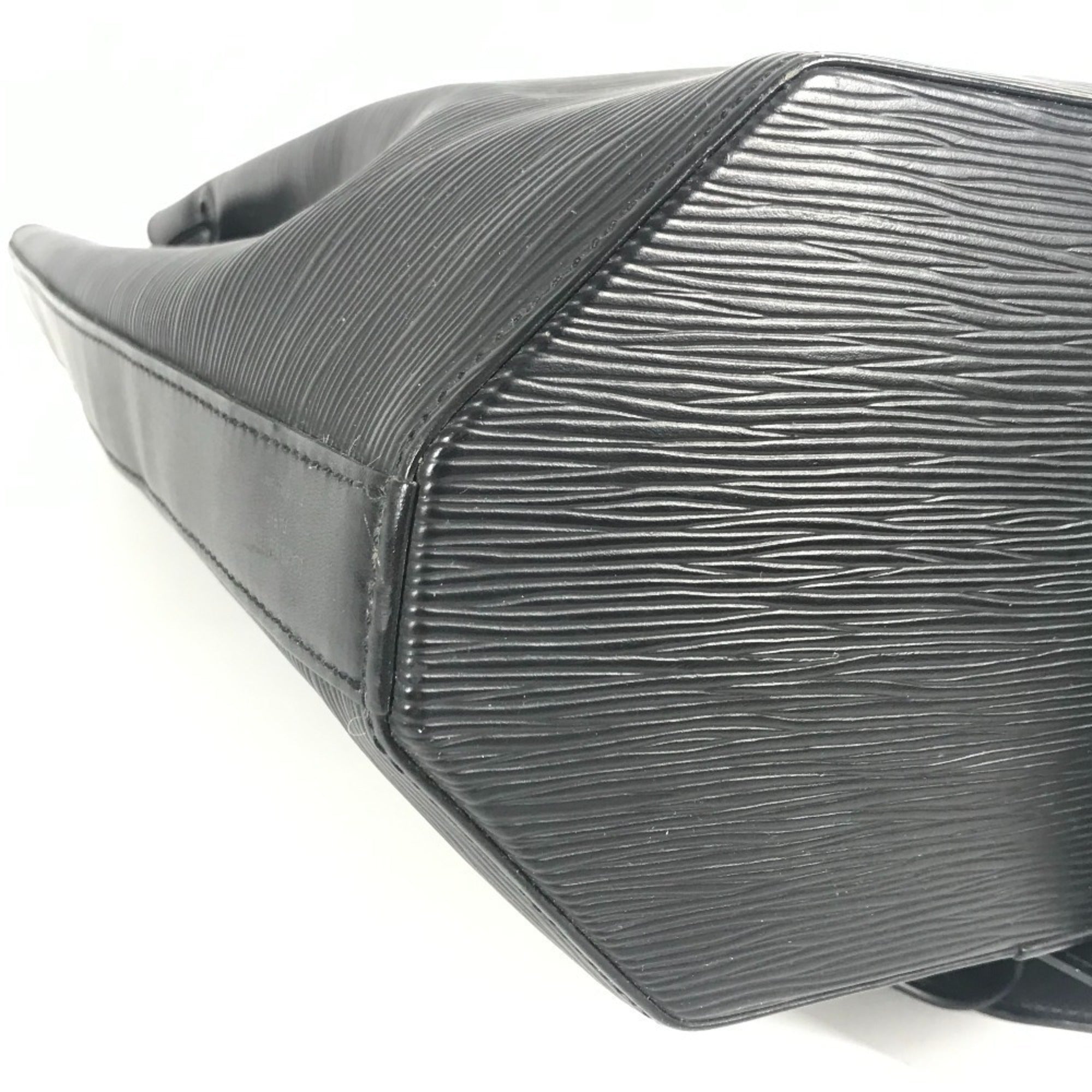 Louis Vuitton Black Noir Epi Leather Shoulder Bag (Pre-Owned)