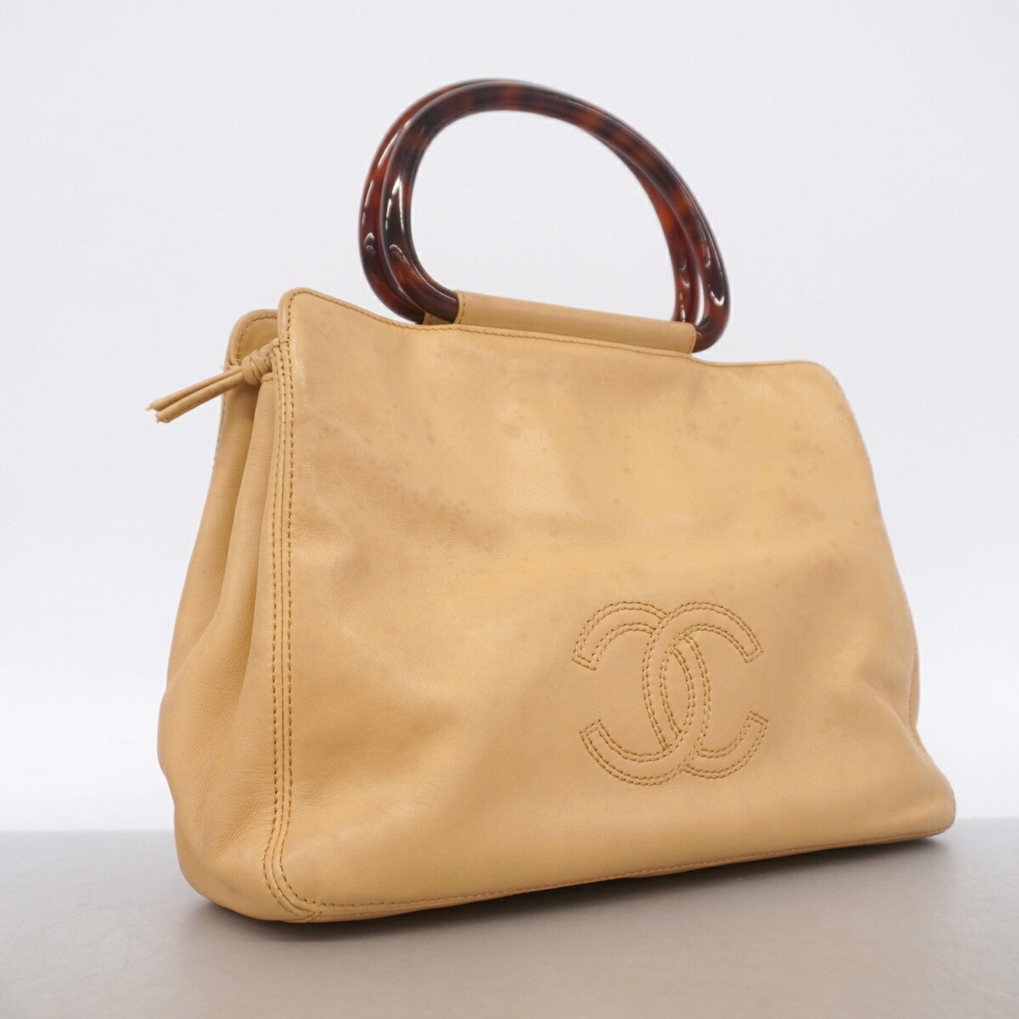 Chanel Beige Leather Handbag (Pre-Owned)