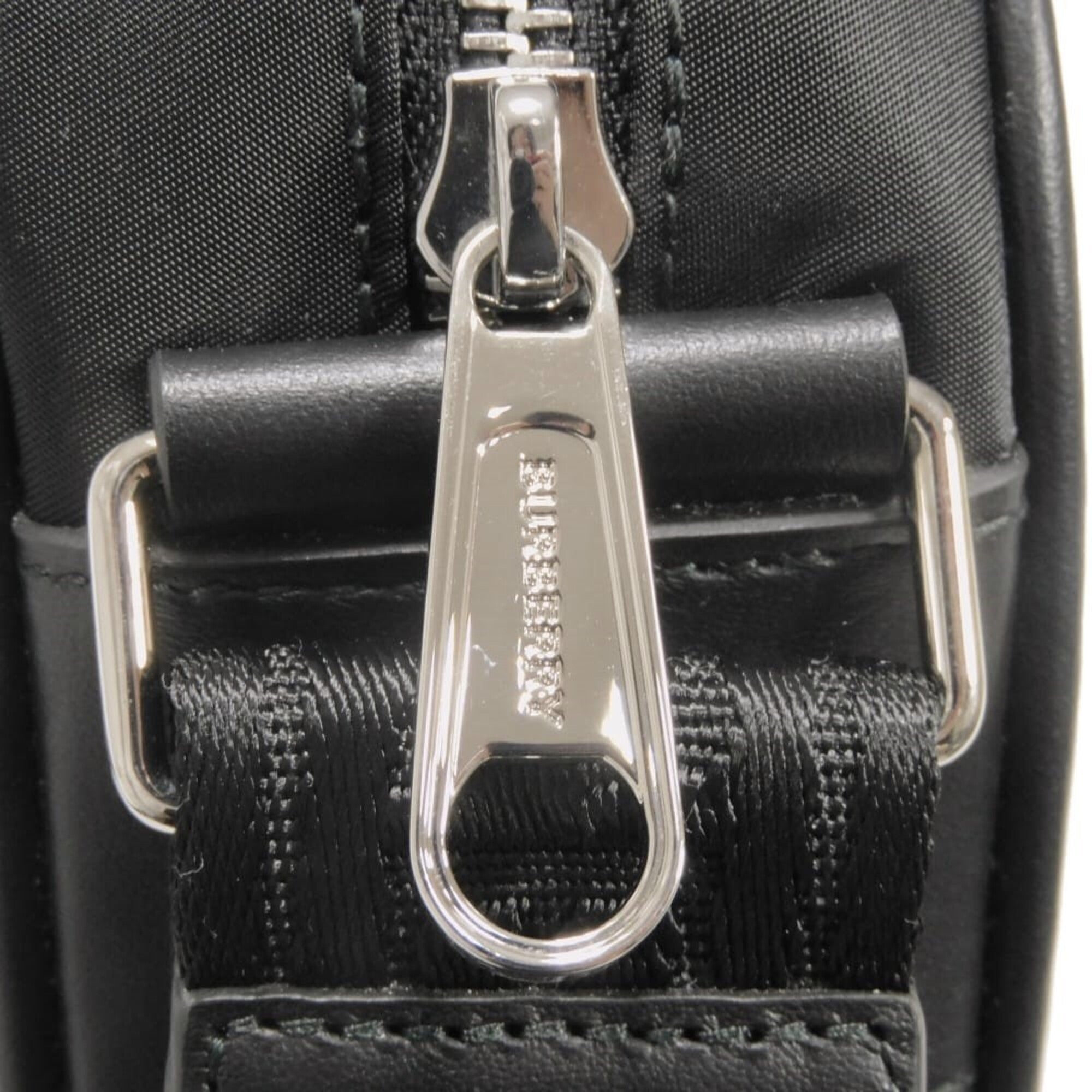 Burberry Black Nylon Shoulder Bag (Pre-Owned)