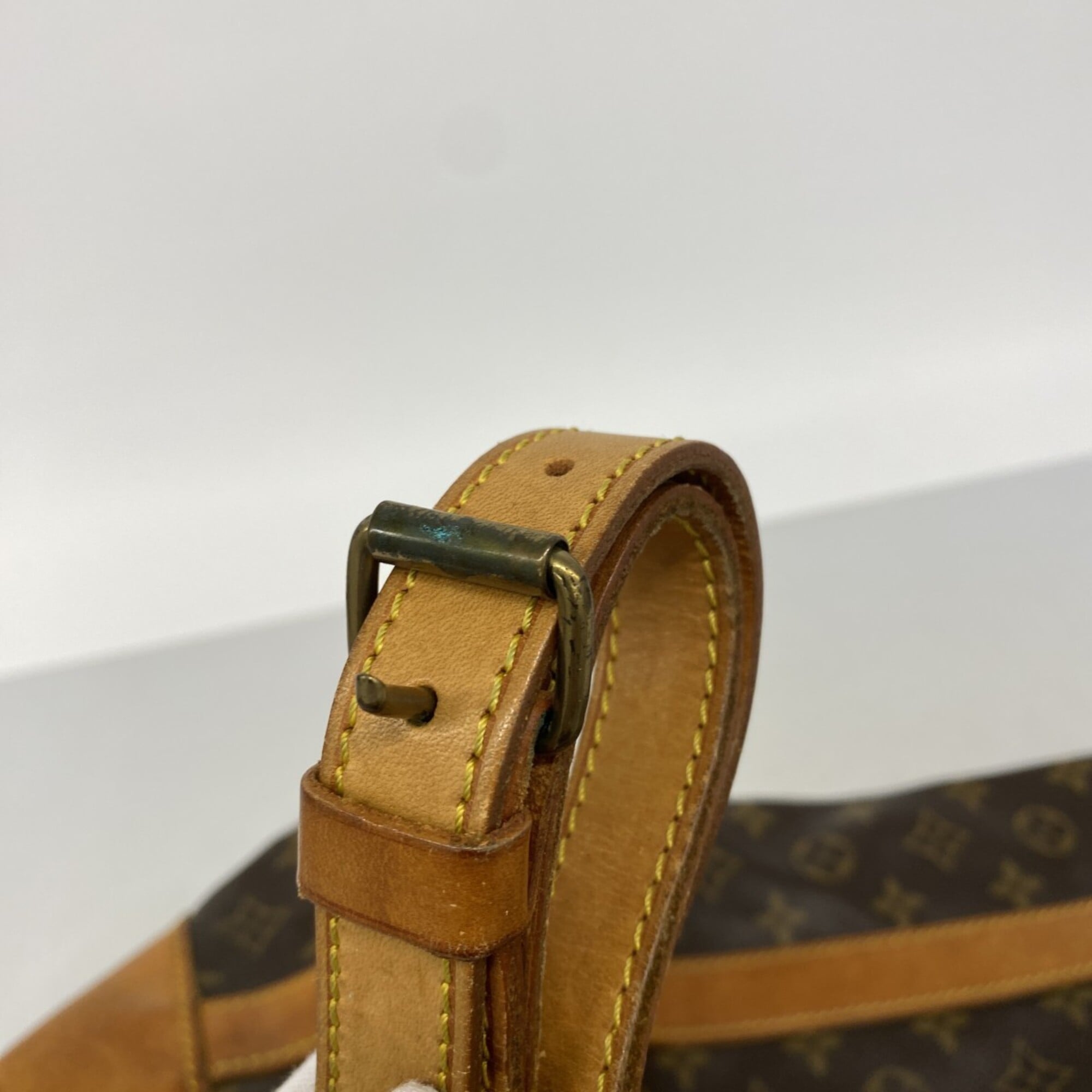Louis Vuitton Brown Shoulder Bag (Pre-Owned)