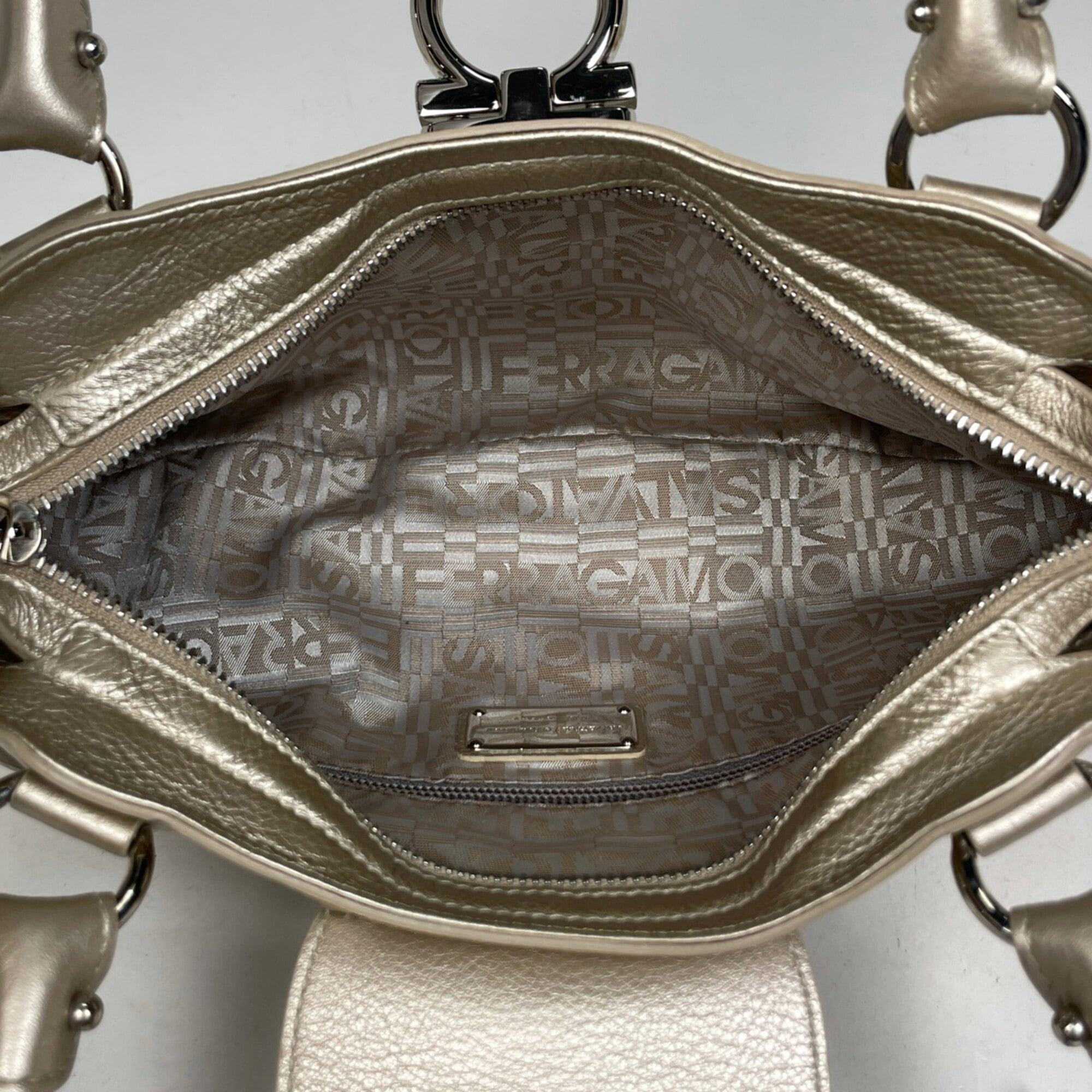 Salvatore Ferragamo Gold Leather Handbag (Pre-Owned)