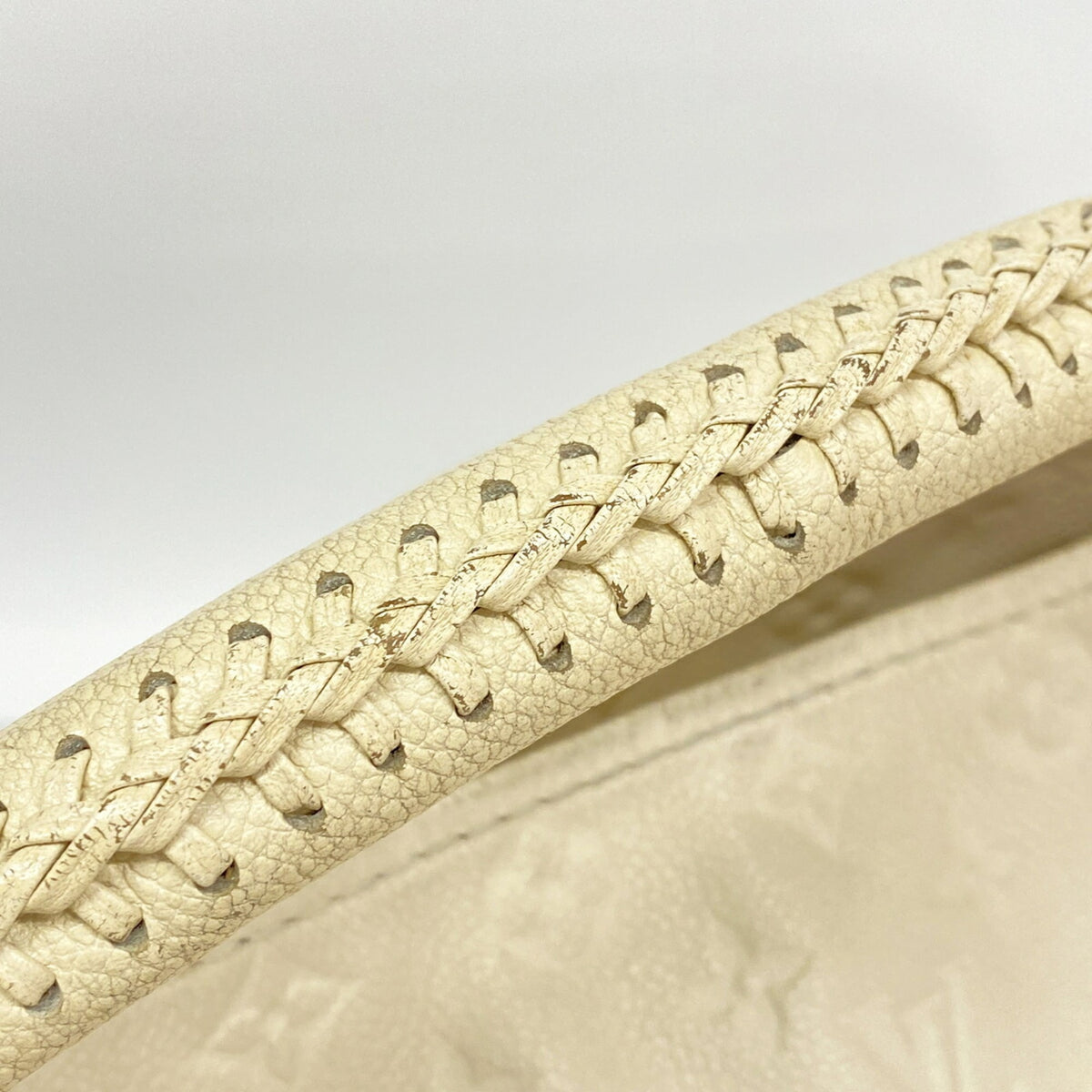 Louis Vuitton Neige Shoulder Bag (Pre-Owned)