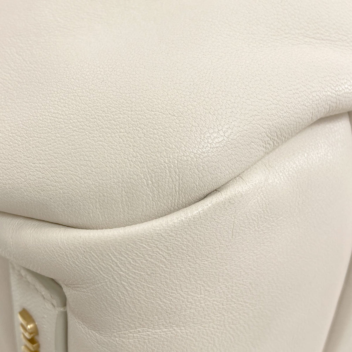Miu Miu Leather Handbag (Pre-Owned)