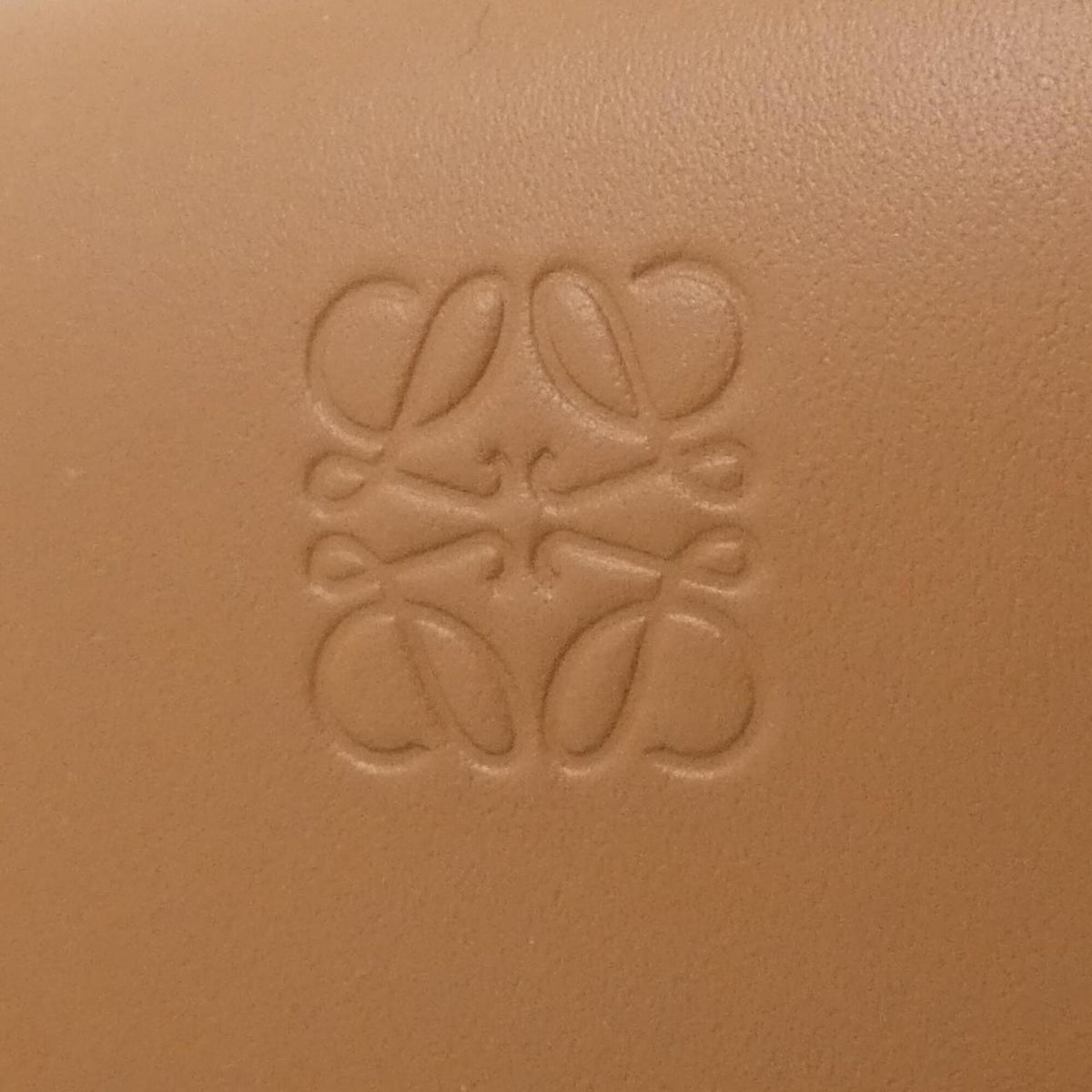 Loewe Beige Leather Shoulder Bag (Pre-Owned)