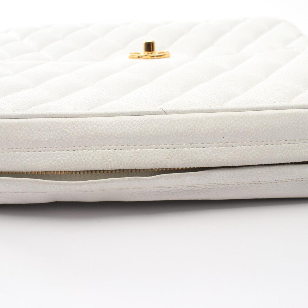 Chanel White Grained Calfskin Handbag Shoulder Bag (Pre-Owned)
